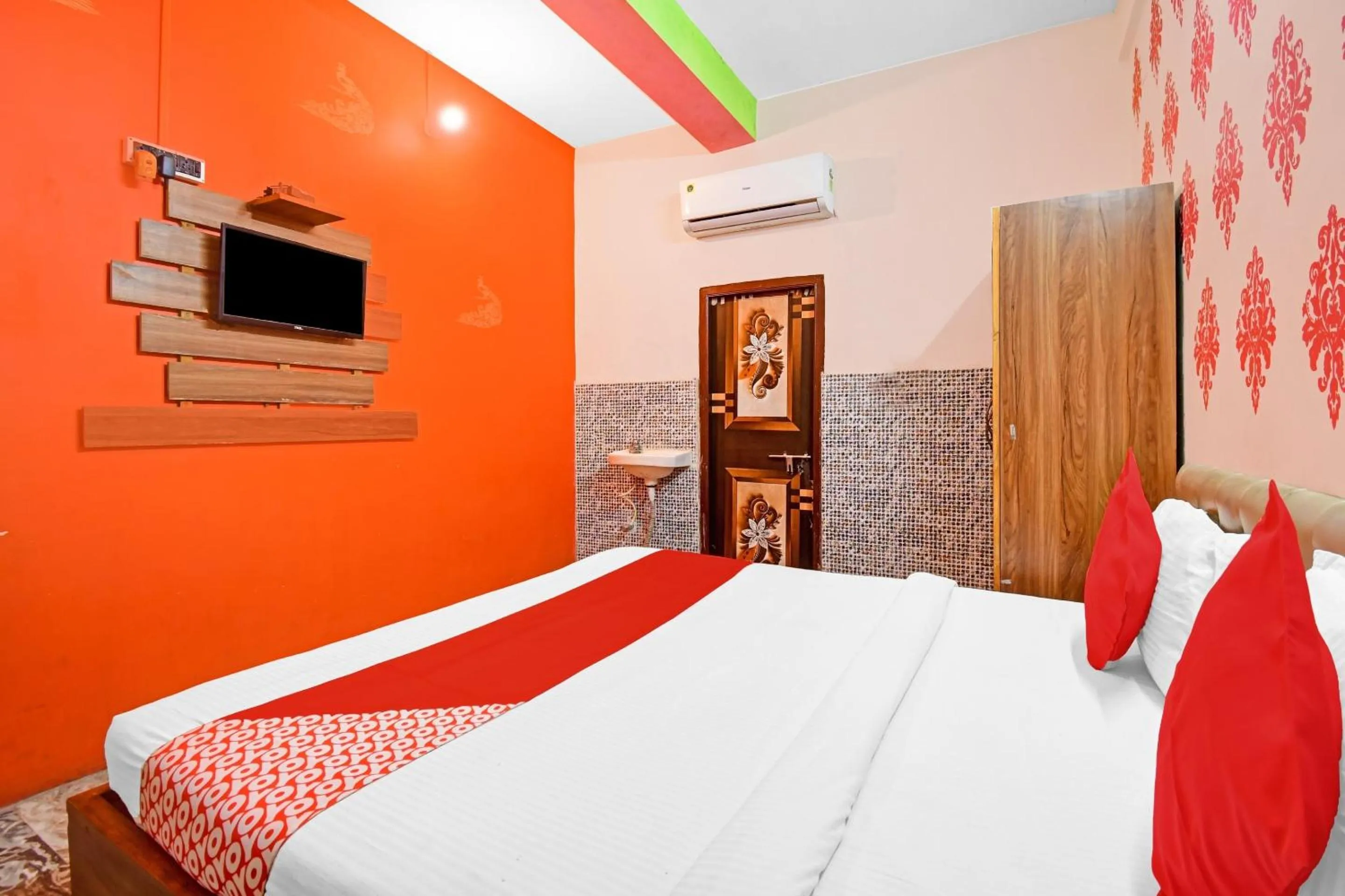 Bedroom, Bed in Hotel O Diamond Palace Guest House