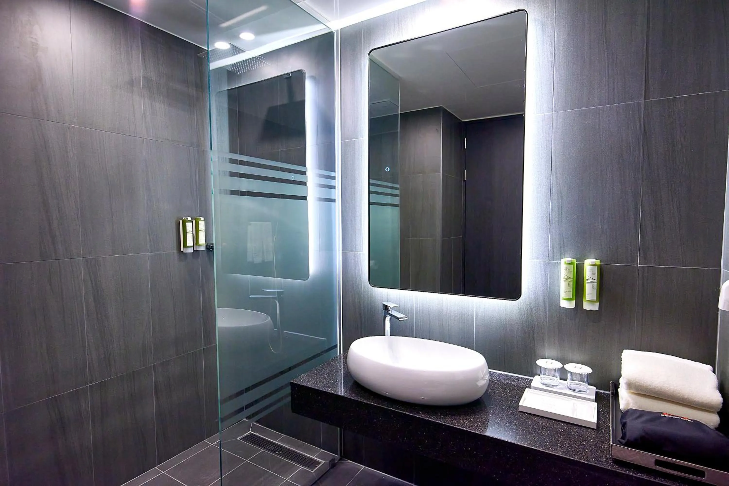 Shower in Busan City Hotel