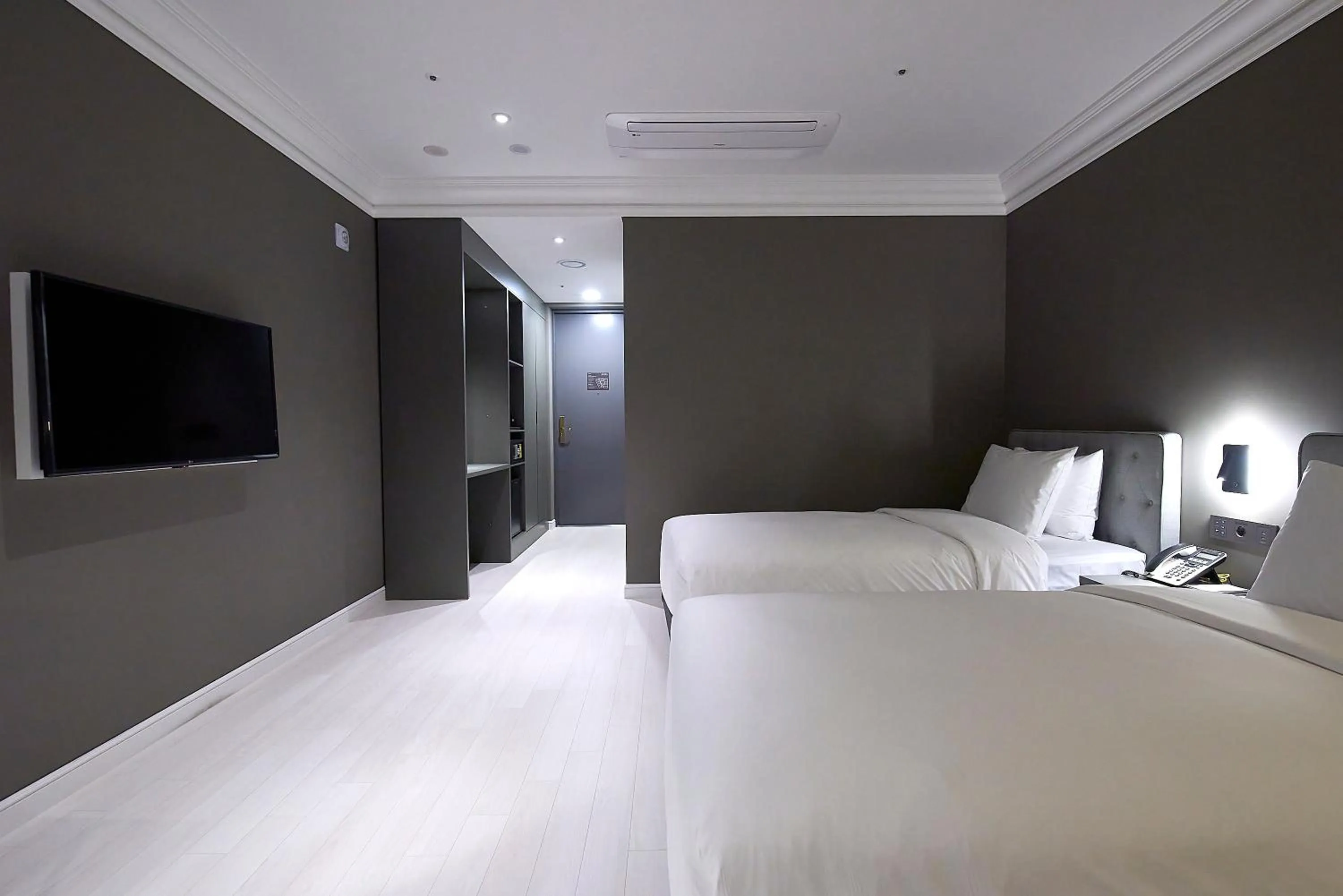 Bed in Busan City Hotel