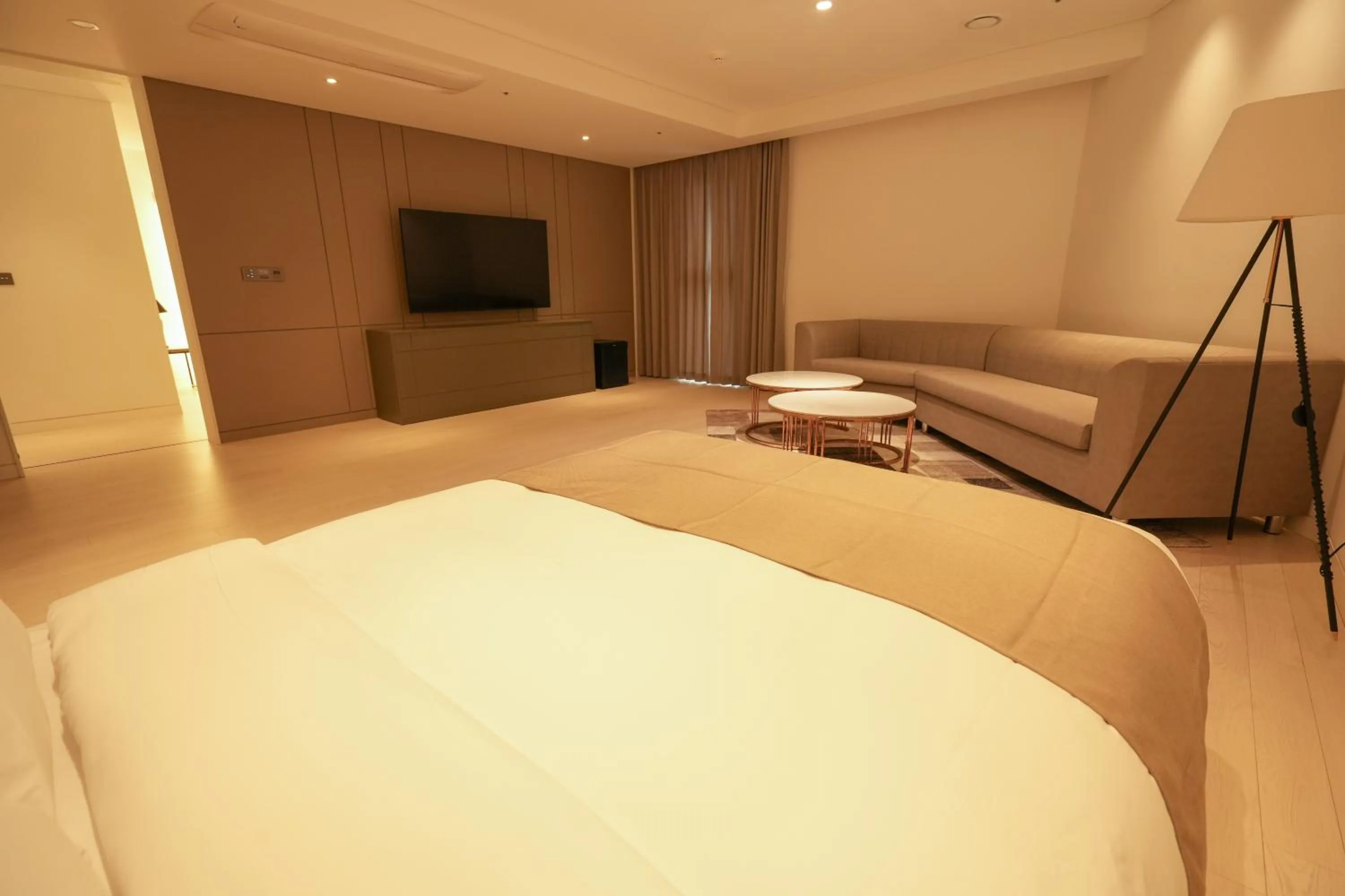 Bed in Busan City Hotel