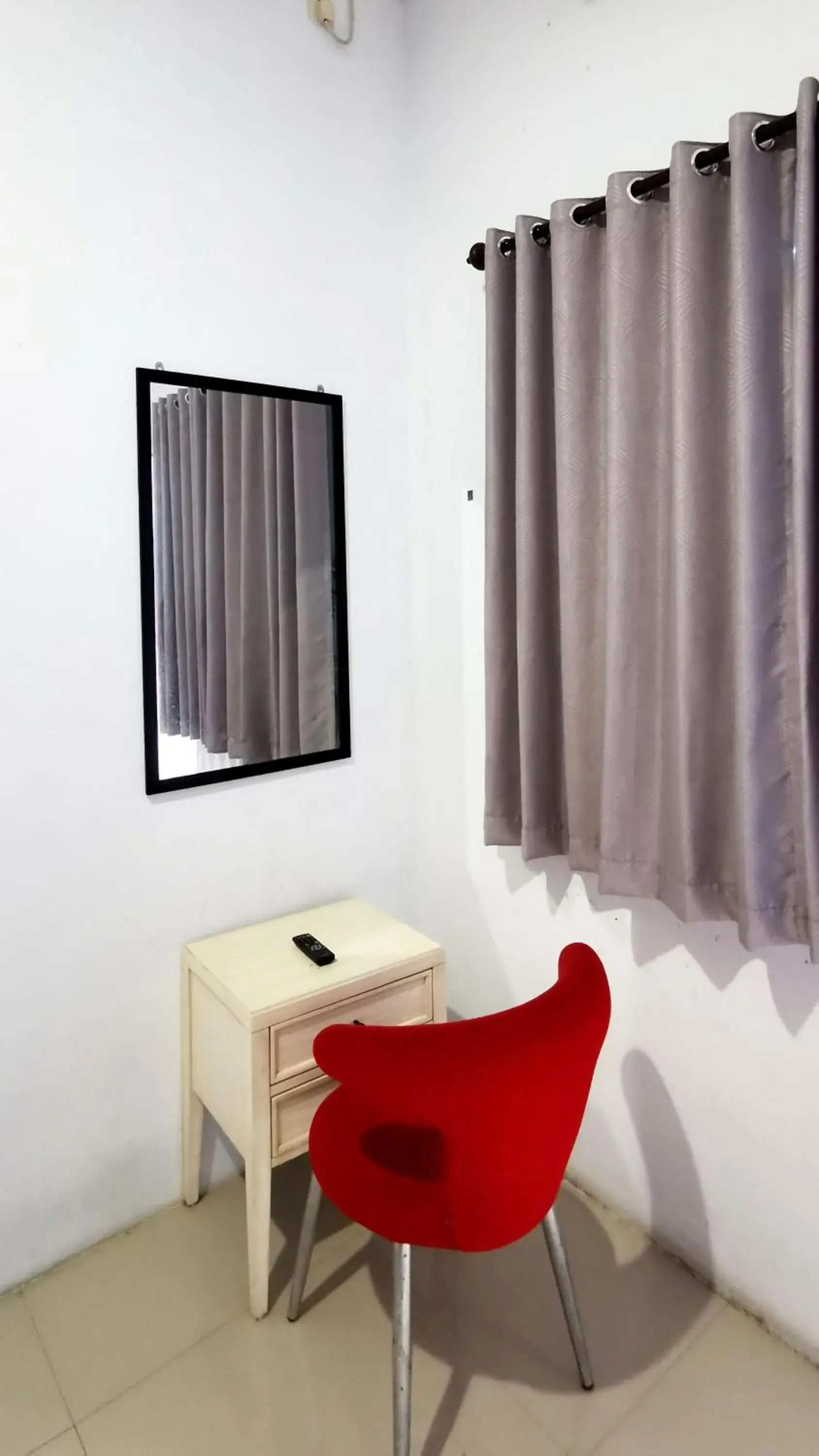 Budget Single Room in Hotel Aqiilah Syariah Budget Single Room in Hotel Aqiilah Syariah