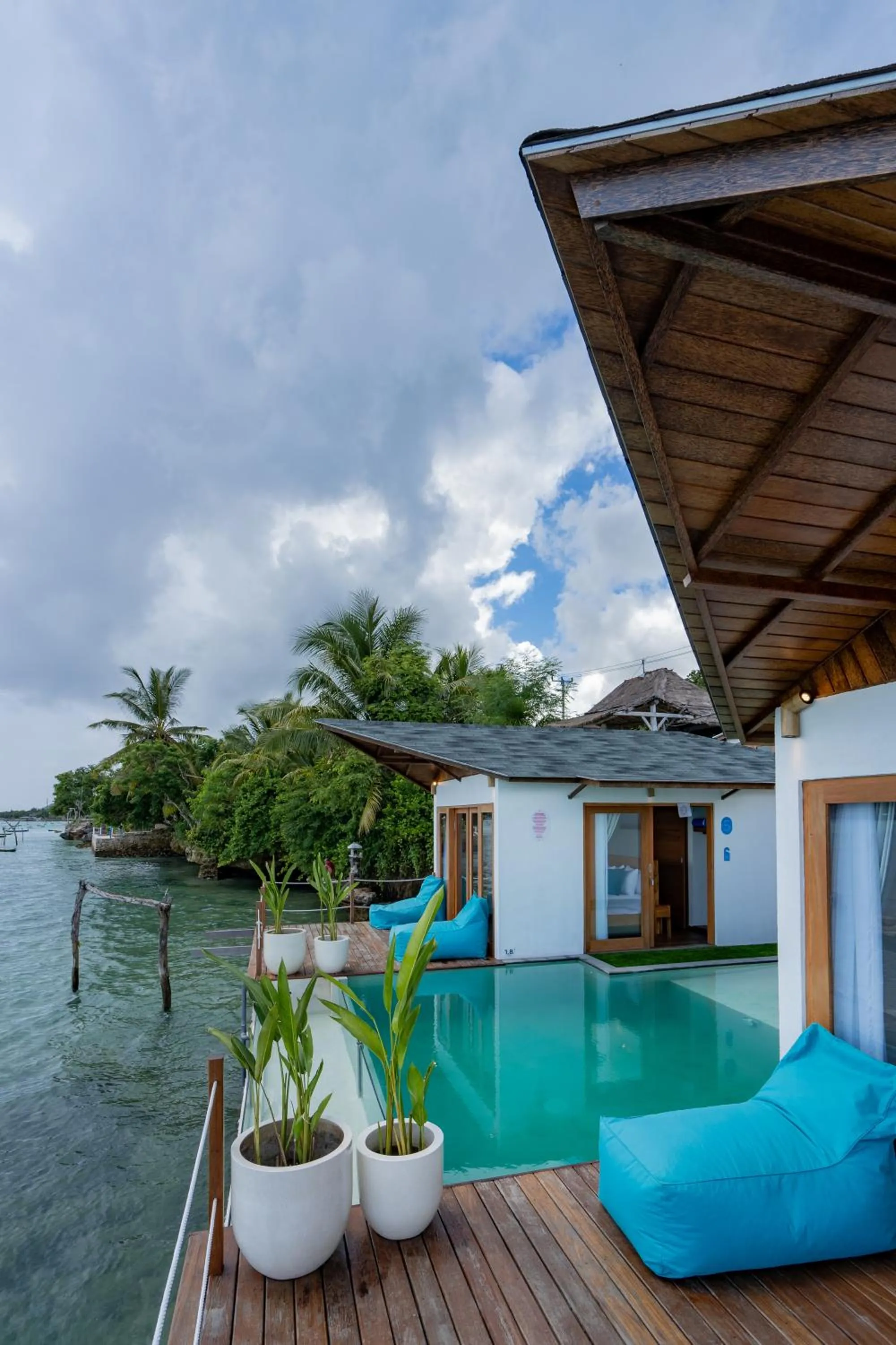 Swimming pool in Indigo Blue Ceningan