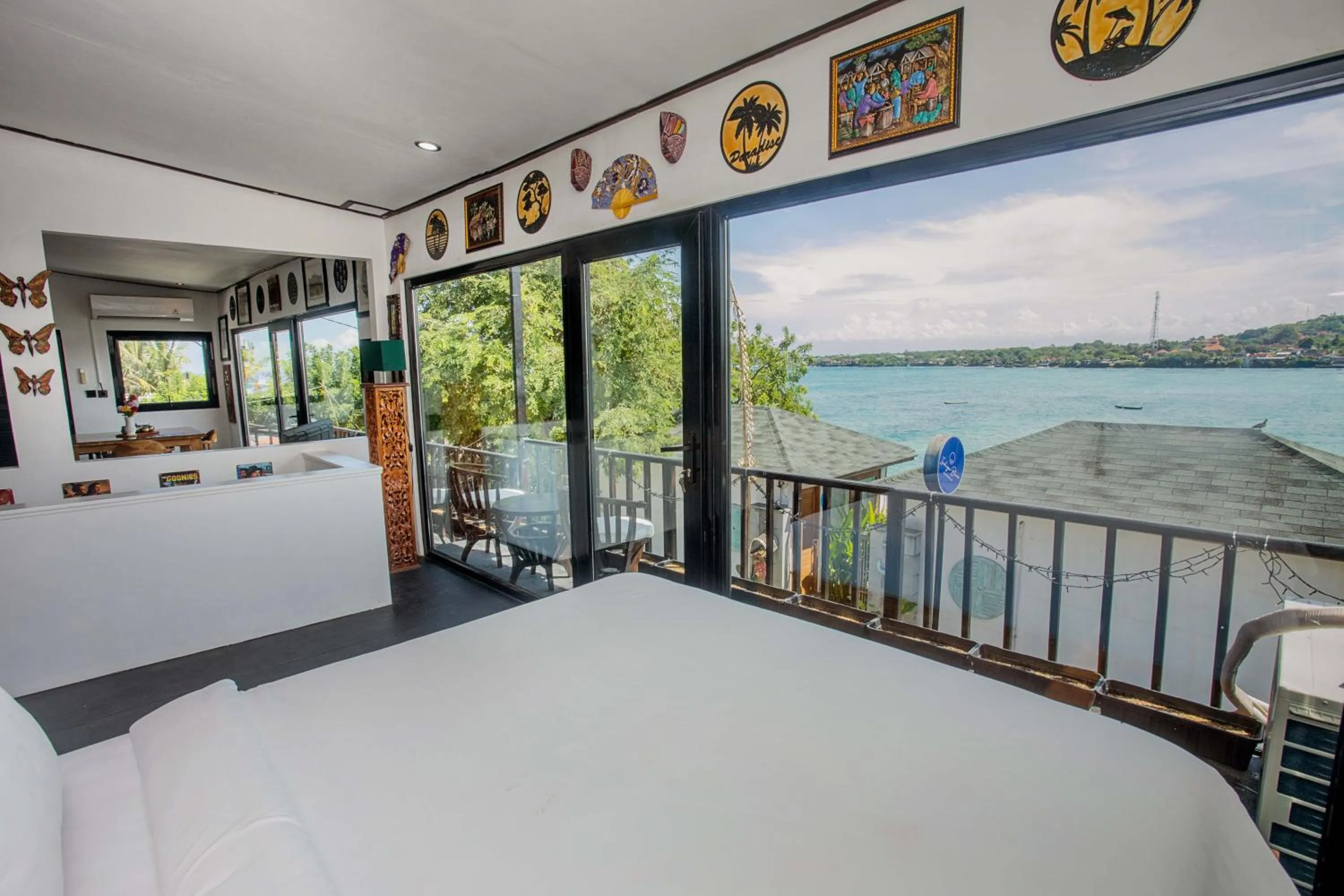 Bed in Indigo Blue Ceningan