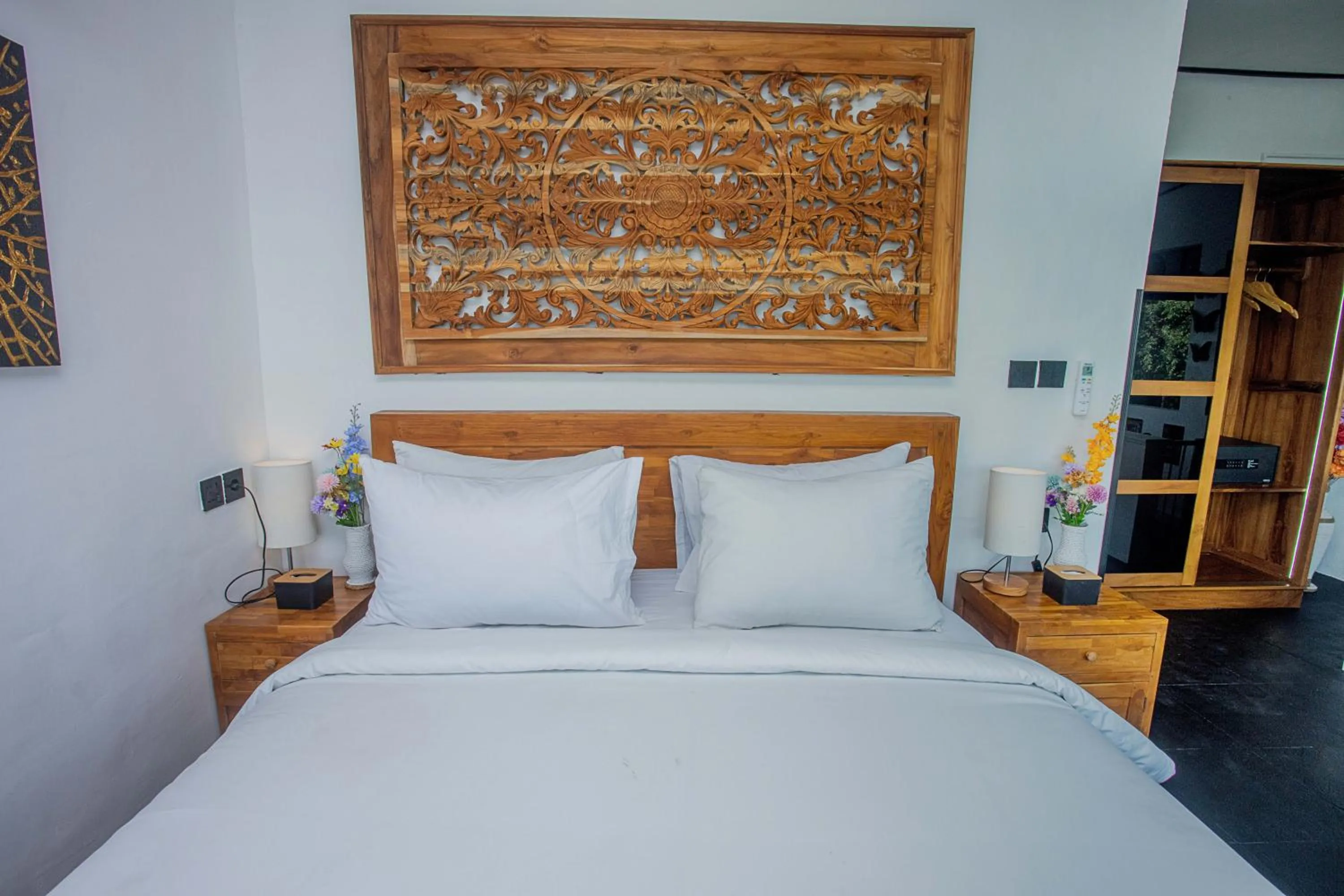 Bed in Indigo Blue Ceningan