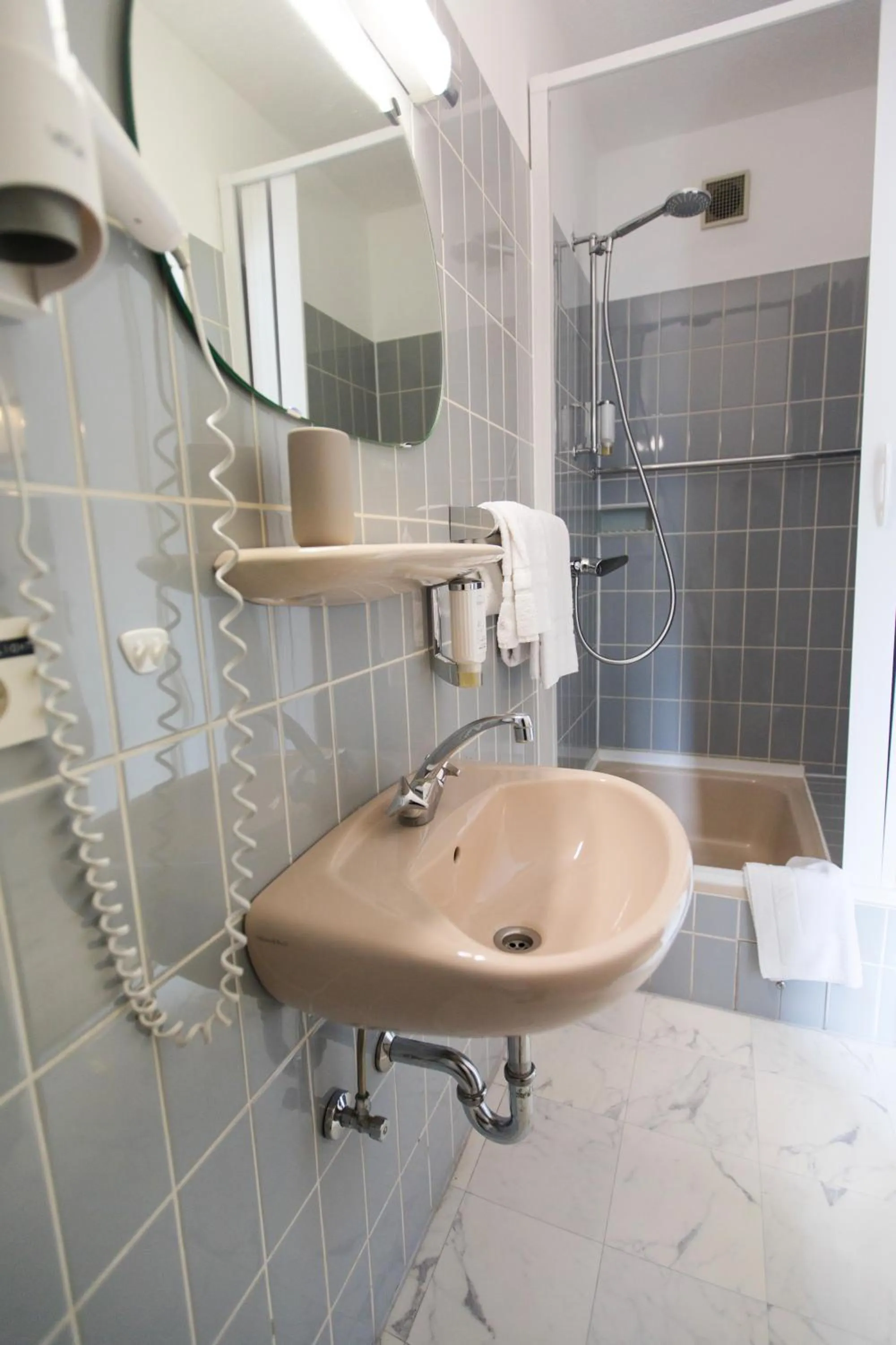 Shower in RATSKELLER Hotel & Restaurant