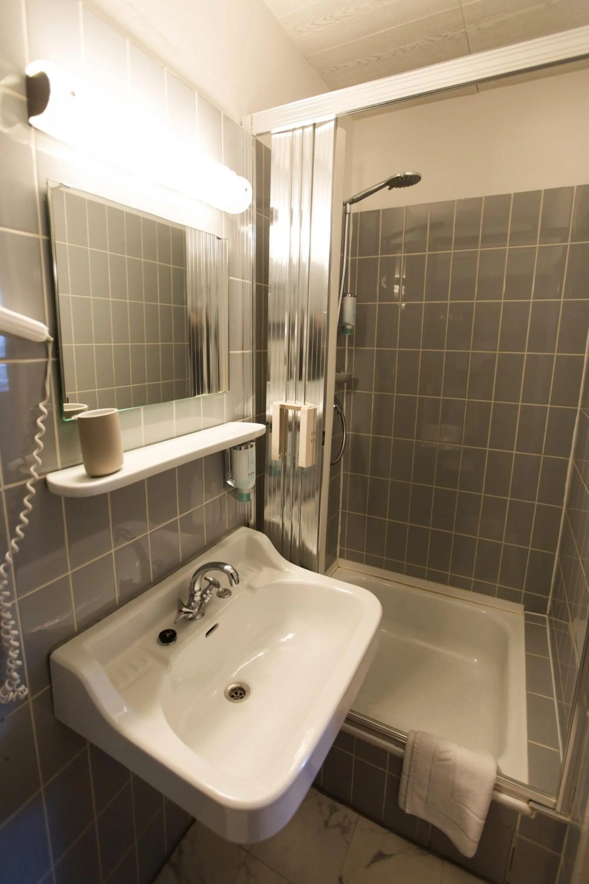 Shower in RATSKELLER Hotel & Restaurant