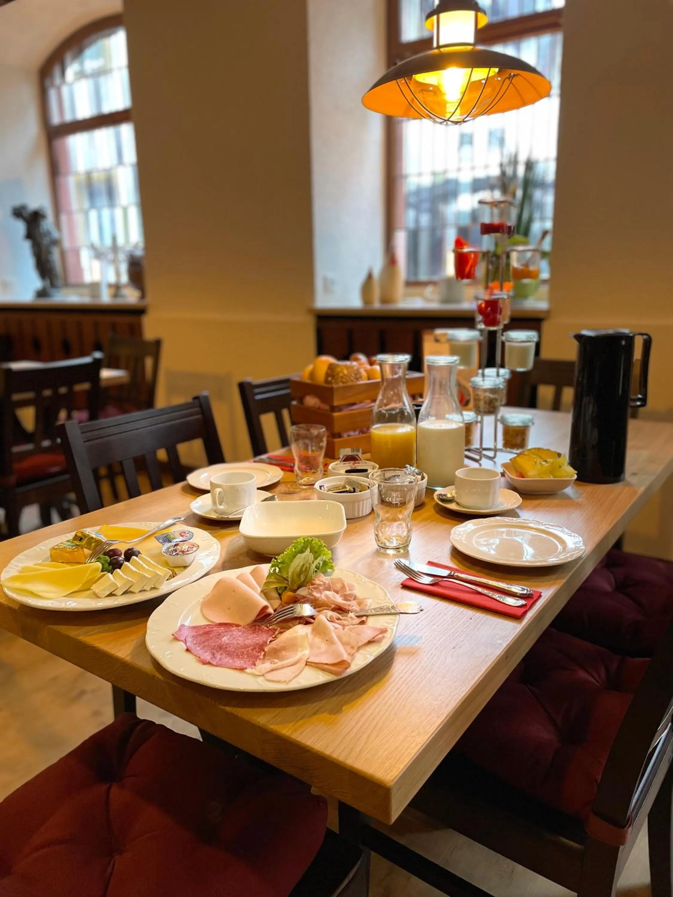 Restaurant/places to eat in RATSKELLER Hotel & Restaurant