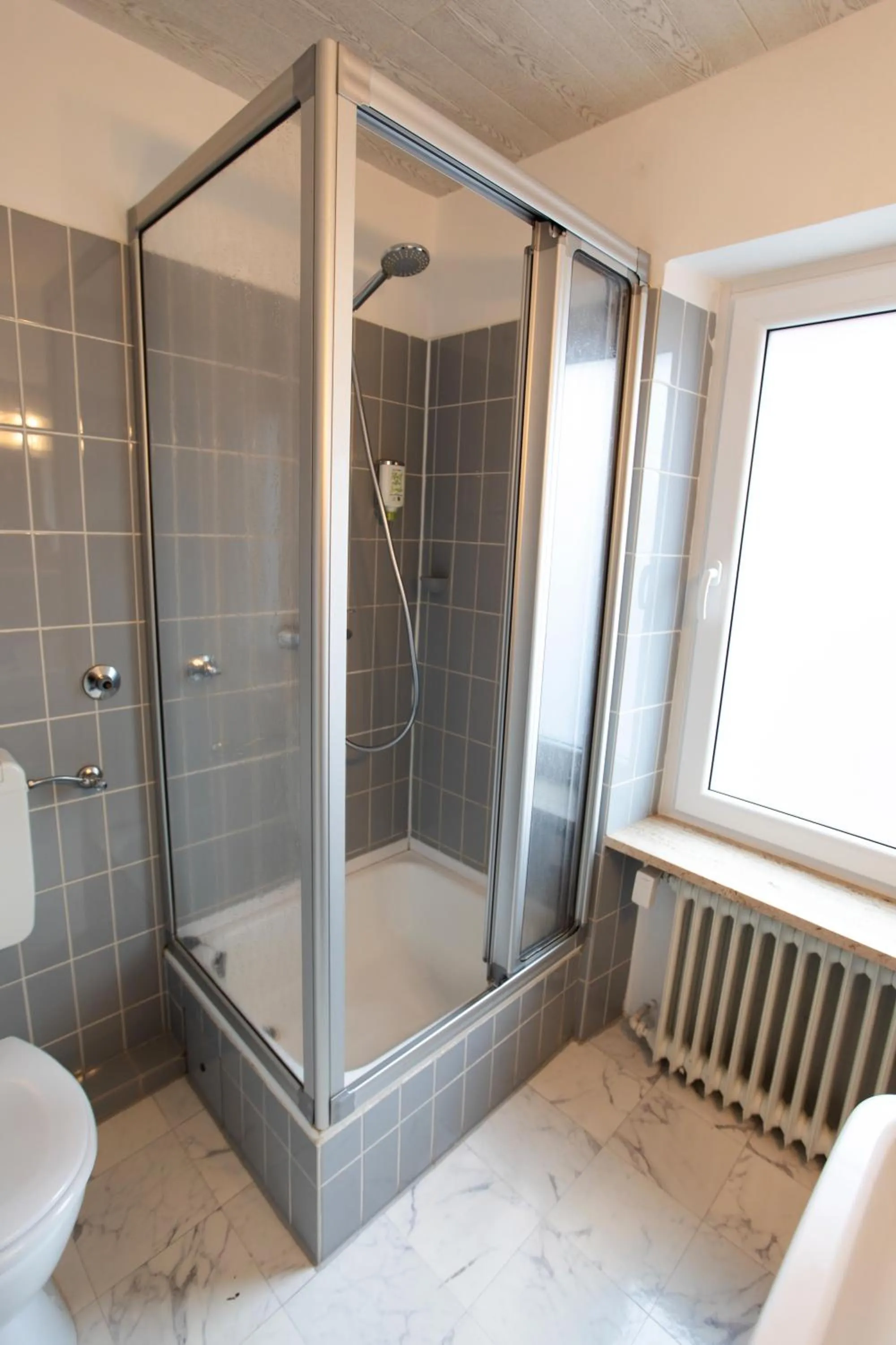 Shower in RATSKELLER Hotel & Restaurant