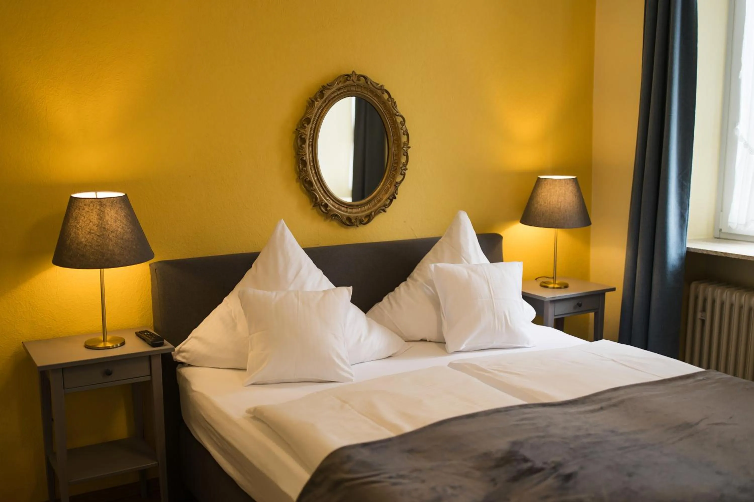 Bed in RATSKELLER Hotel & Restaurant