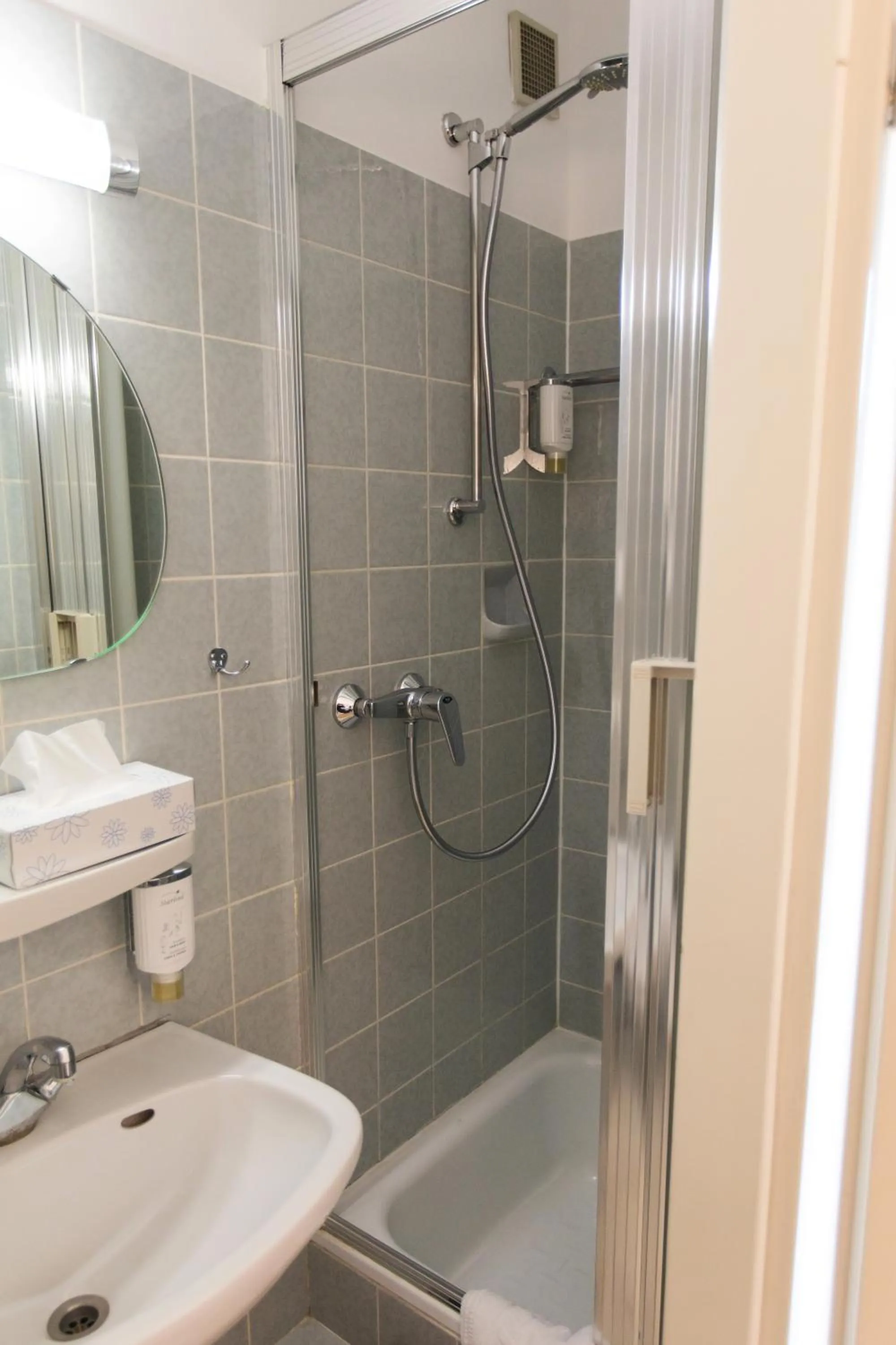 Bathroom in RATSKELLER Hotel & Restaurant