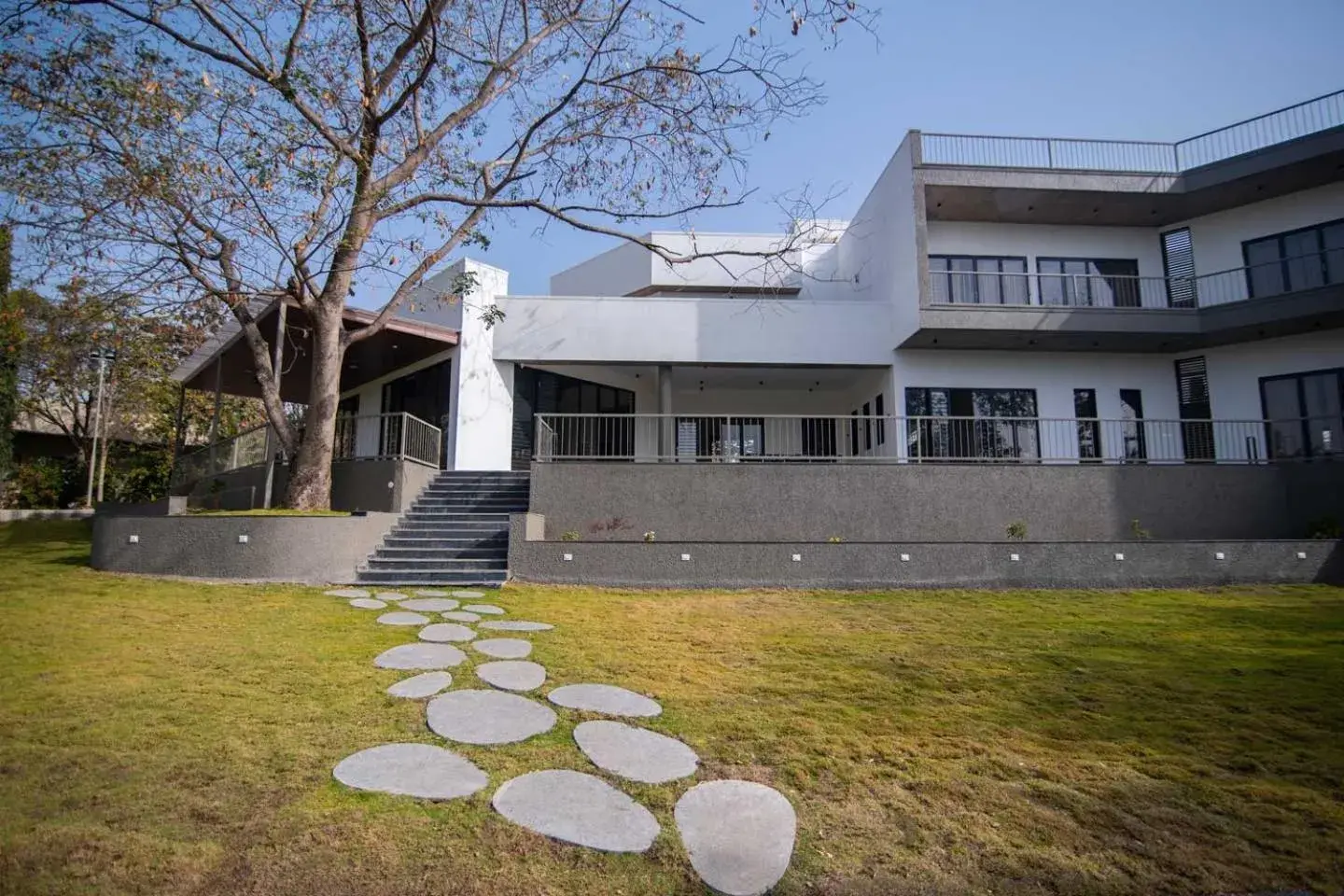 Villa in Earth Song by StayVista - Boasting an Open theatre, Games, Spacious lawn, Swimming pool & Conference room Villa in Earth Song by StayVista - Boasting an Open theatre, Games, Spacious lawn, Swimming pool & Conference room