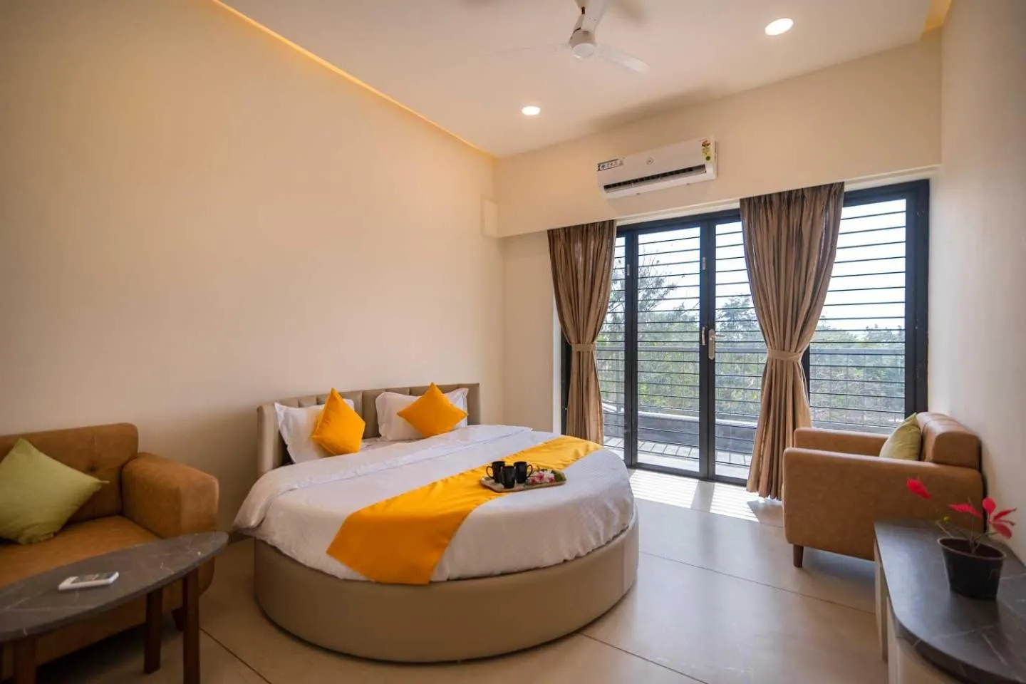 Earth Song by StayVista - Boasting an Open theatre, Games, Spacious lawn, Swimming pool & Conference room