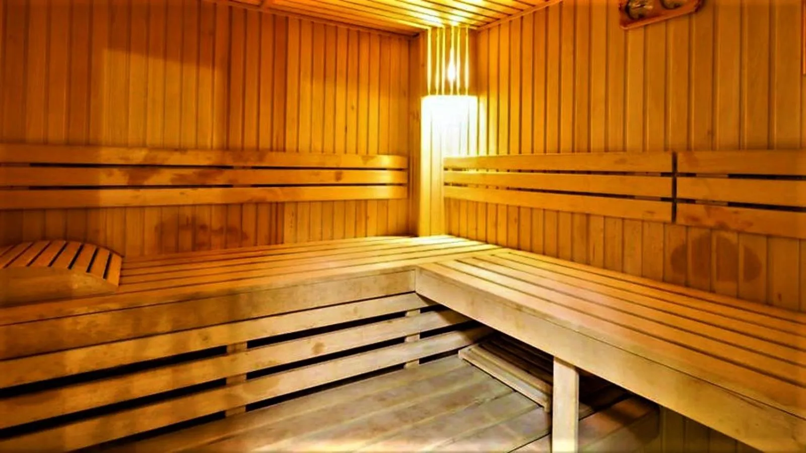 Sauna in Gautam Buddha International Hotel