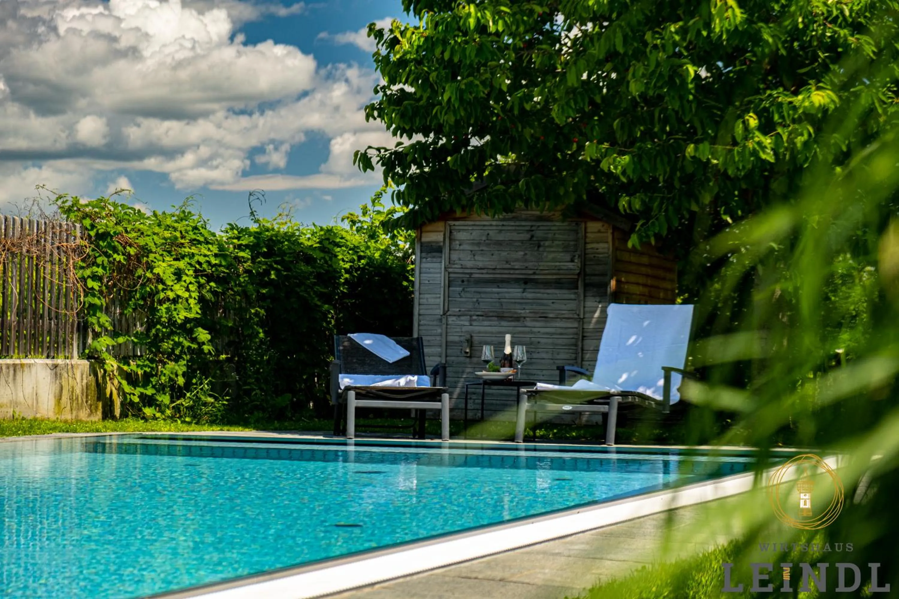 Swimming pool in Wirtshaus Leindl