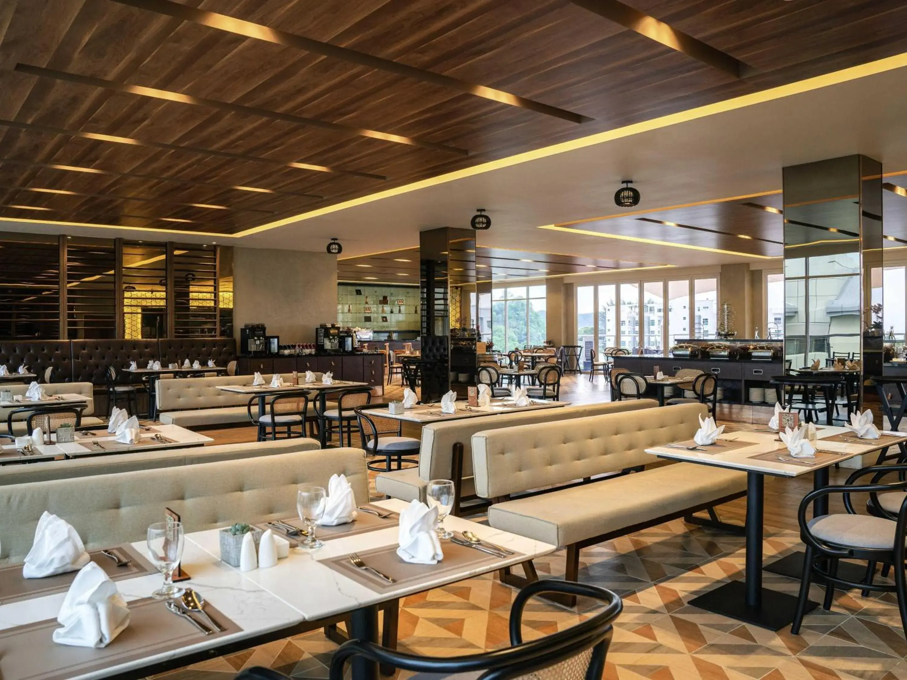 Restaurant/places to eat in Mercure Langkawi Pantai Cenang Restaurant/places to eat in Mercure Langkawi Pantai Cenang