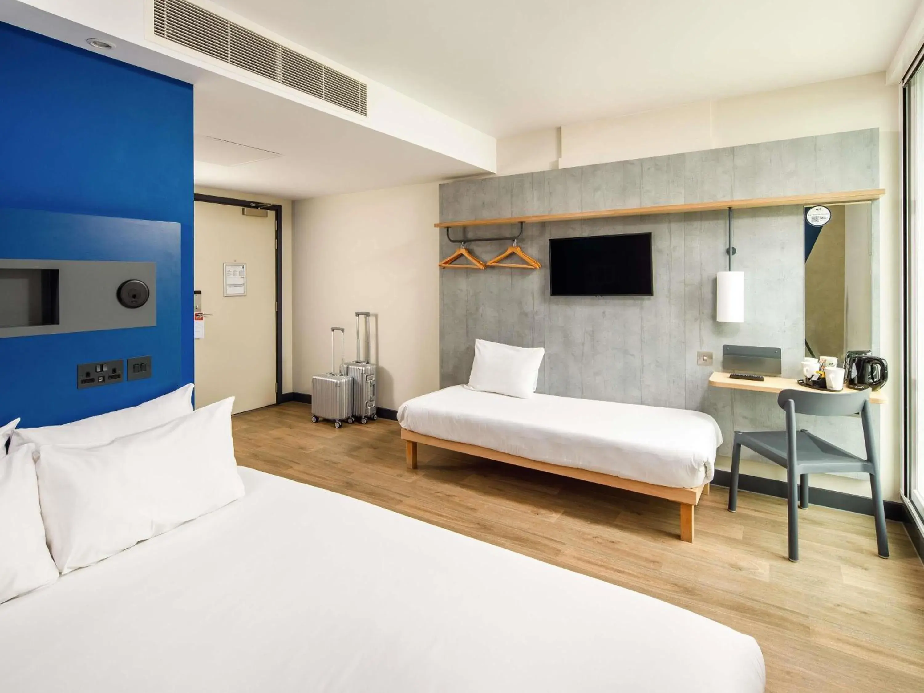 Property building, Bed in ibis budget Manchester Airport T2 Property building, Bed in ibis budget Manchester Airport T2