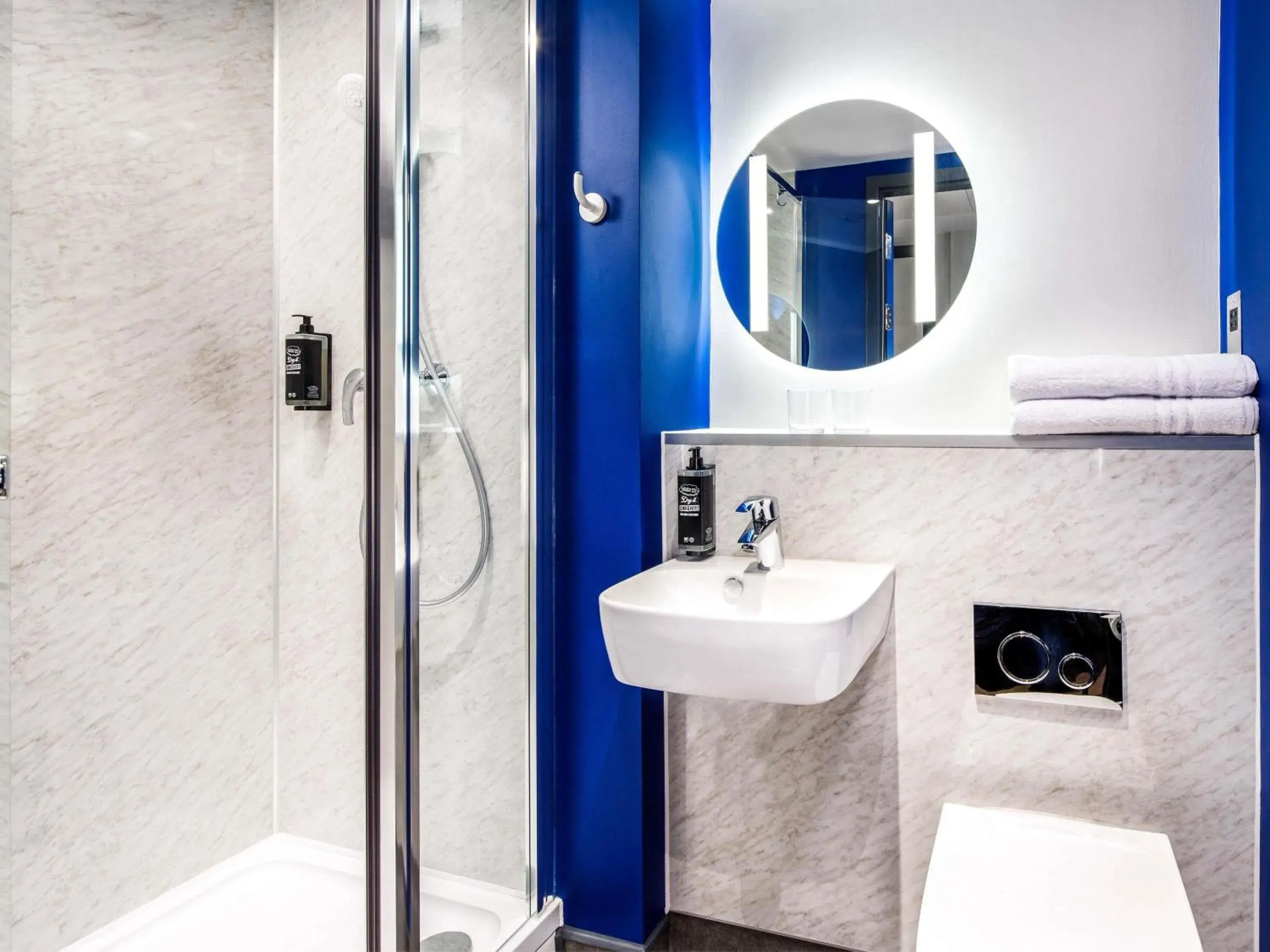 Bedroom in ibis budget Manchester Airport T2 Bedroom in ibis budget Manchester Airport T2