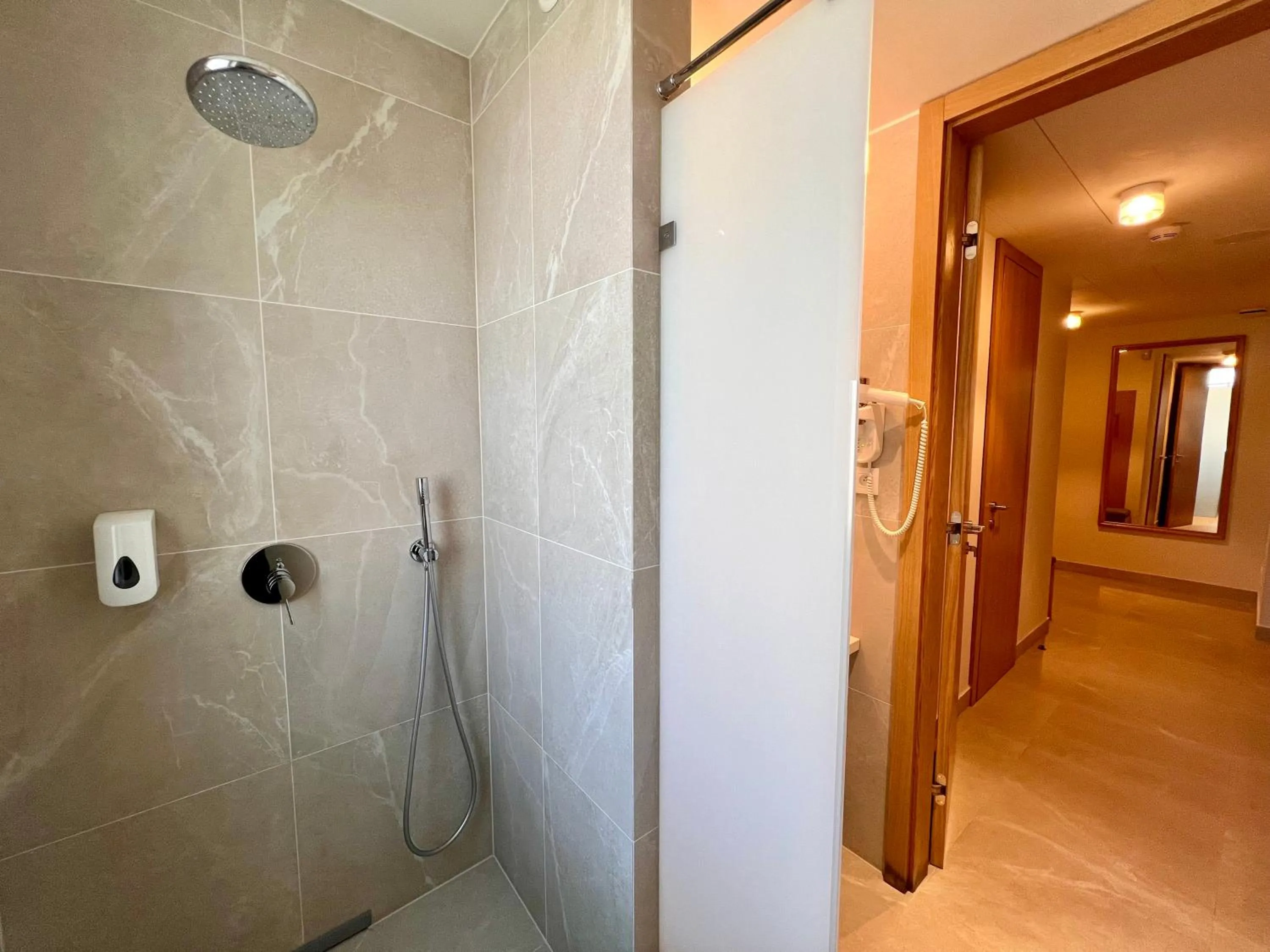 Shower in RAJ zdravia