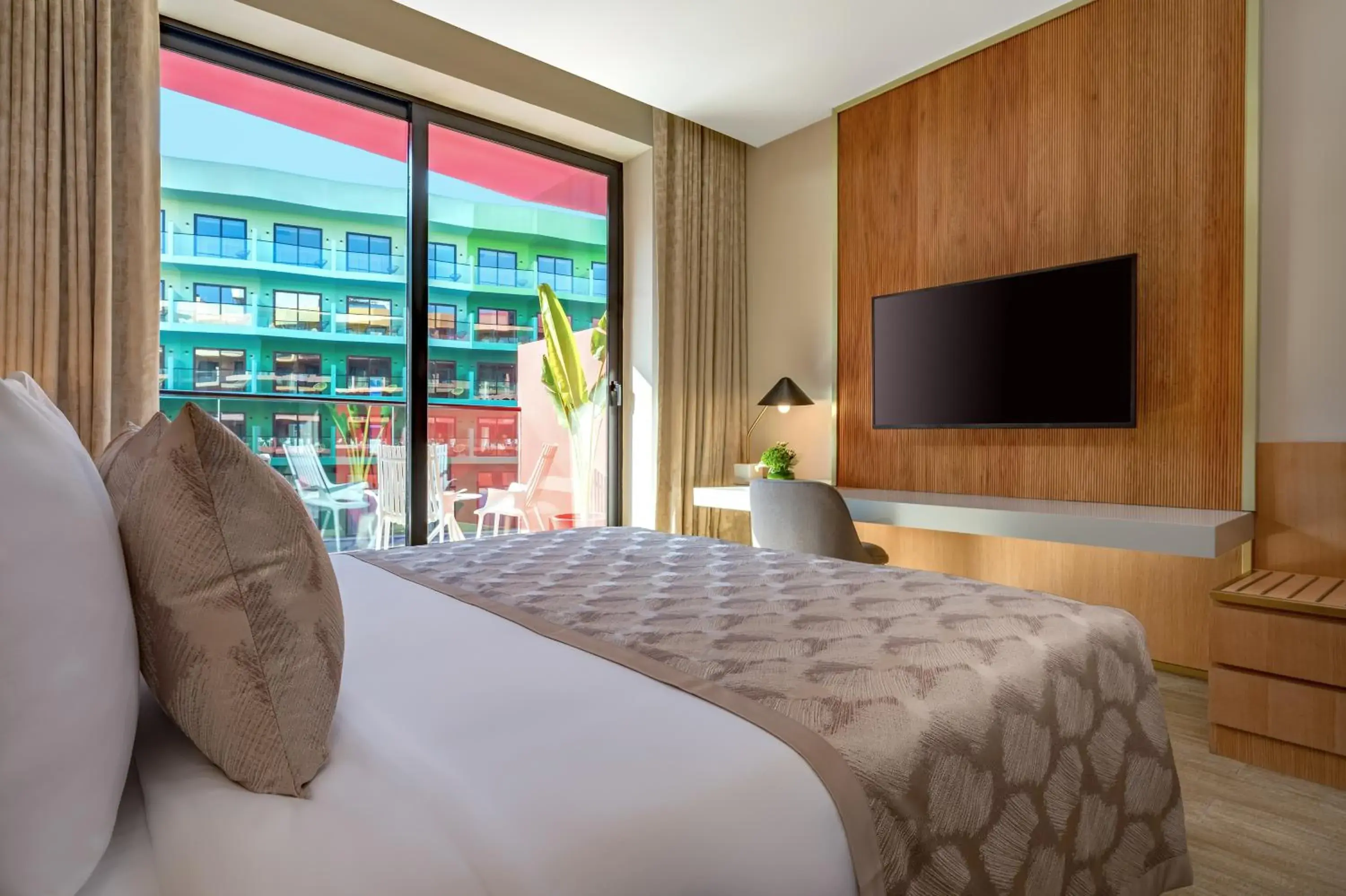 Bed in Voco Dubai Monaco, The Heart of Europe by IHG-Adult only Bed in Voco Dubai Monaco, The Heart of Europe by IHG-Adult only