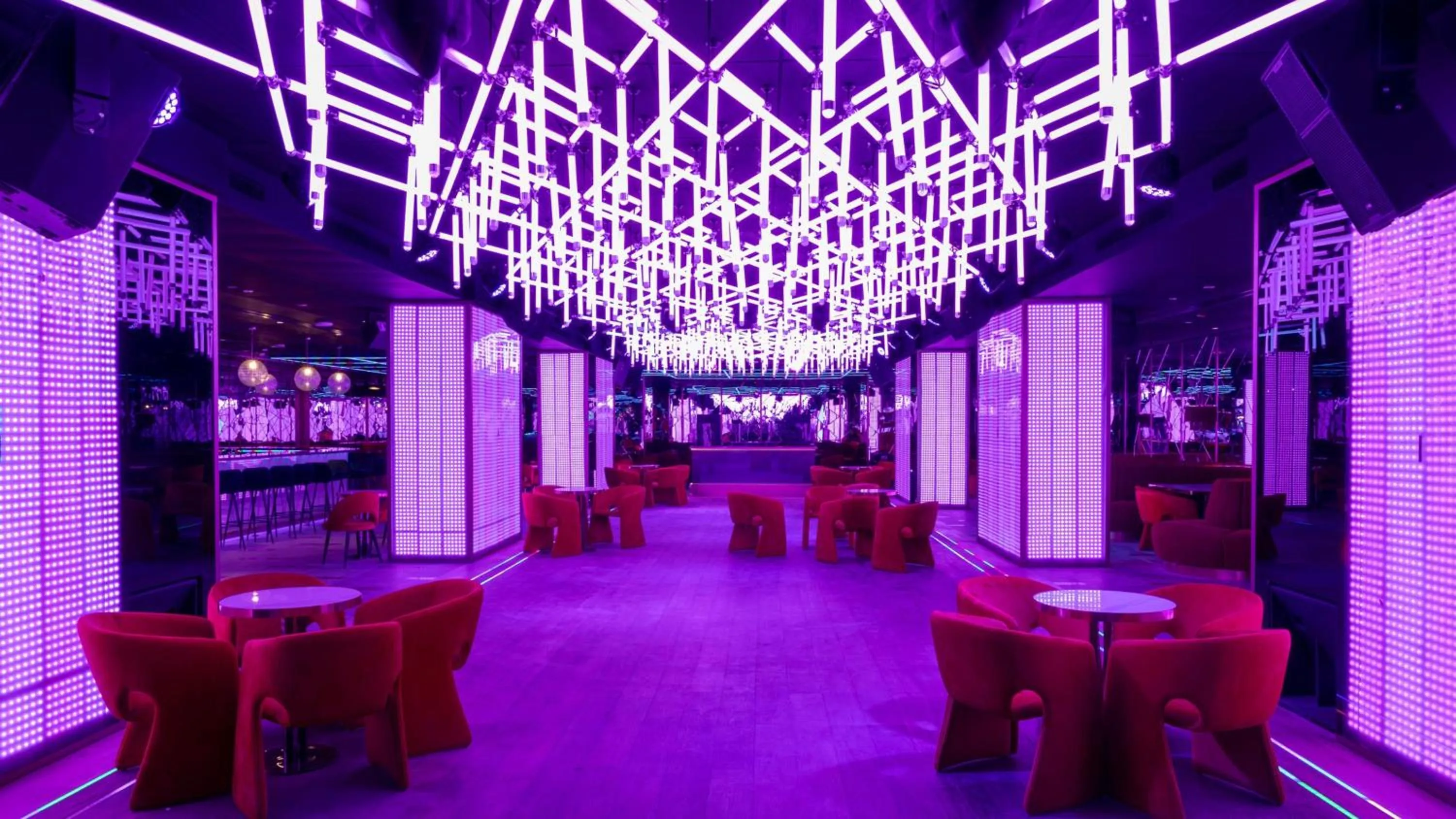 Lounge or bar in Voco Dubai Monaco, The Heart of Europe by IHG-Adult only