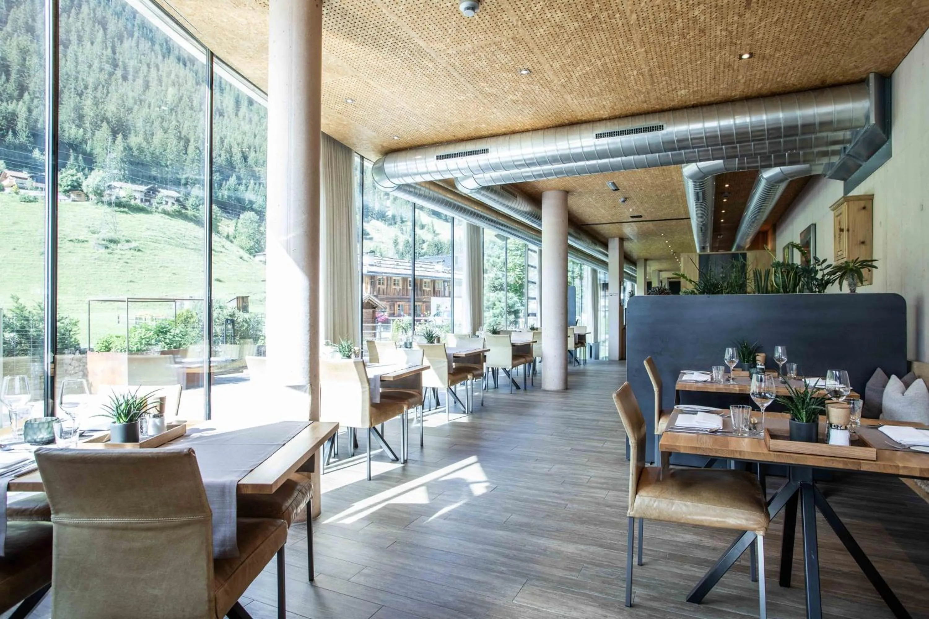 Restaurant/places to eat in Hotel Arlmont 4 Stern Superior