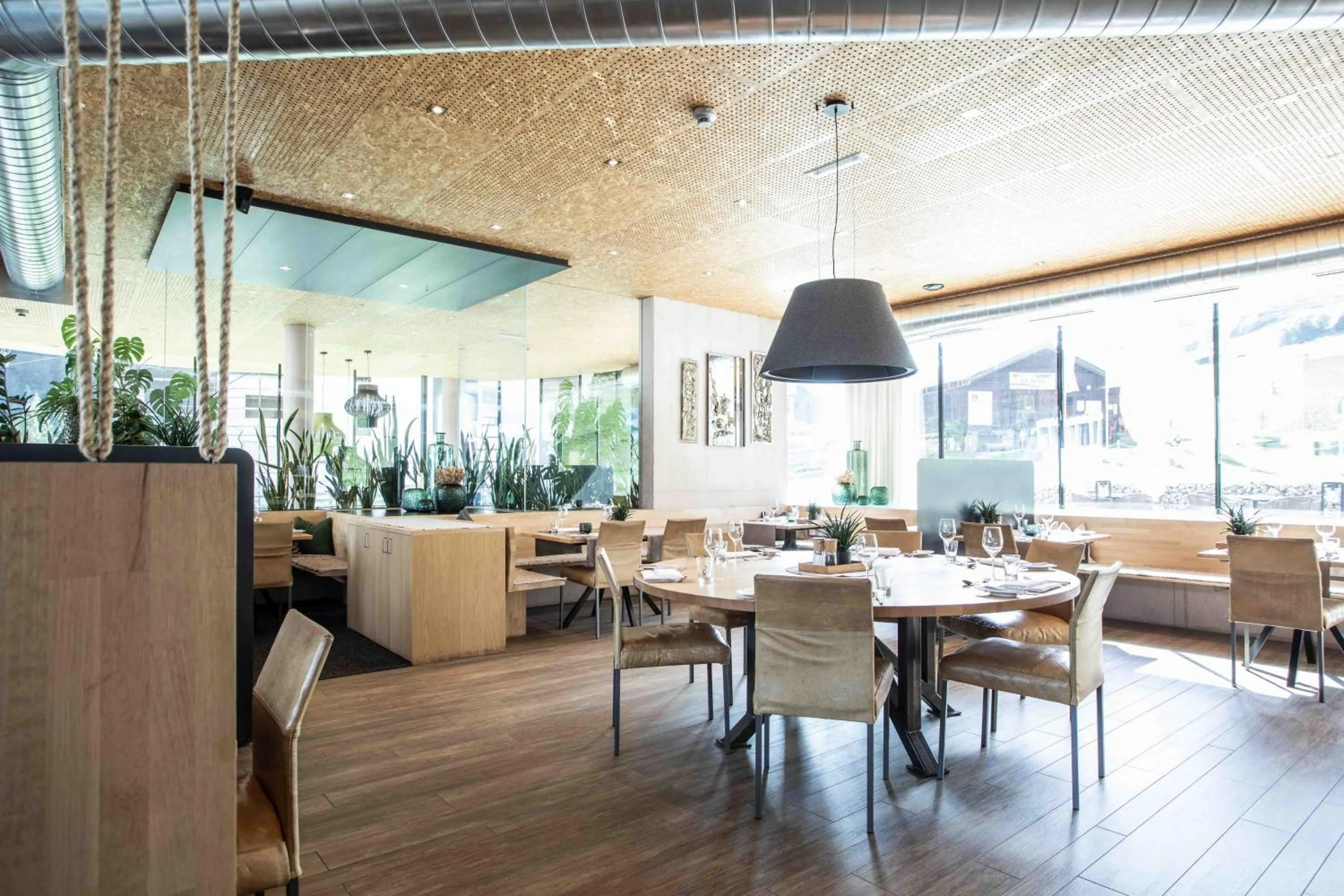 Restaurant/places to eat in Hotel Arlmont 4 Stern Superior