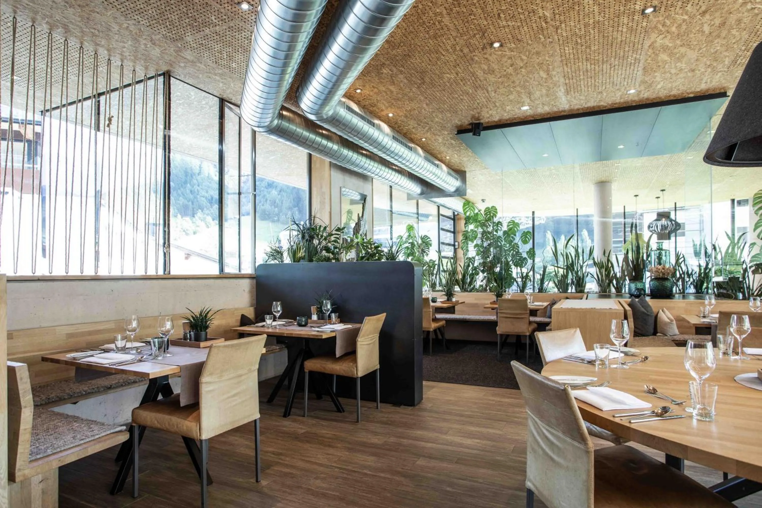 Restaurant/places to eat in Hotel Arlmont 4 Stern Superior