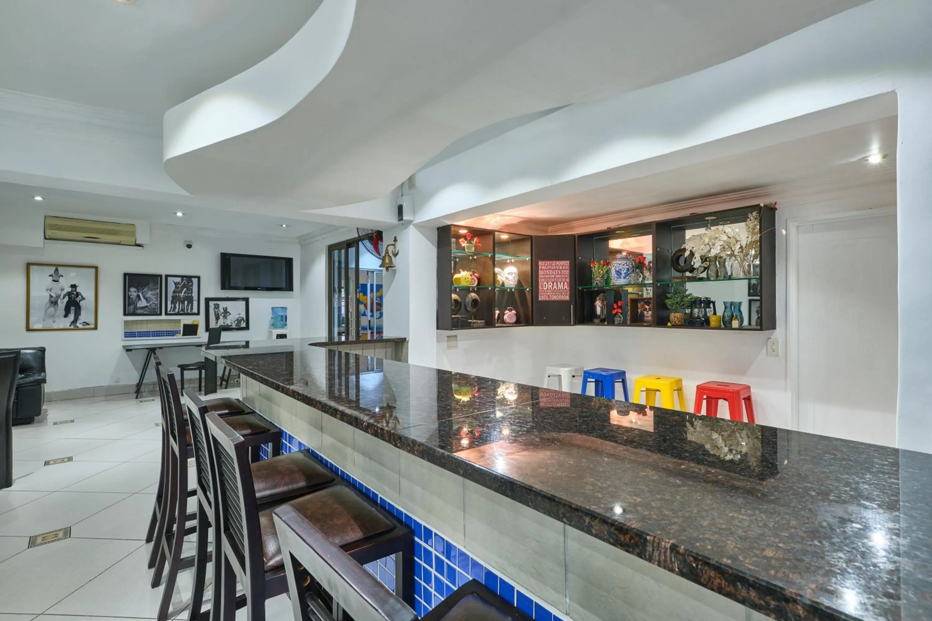 Communal lounge/ TV room in Inn & Out Sandton Park