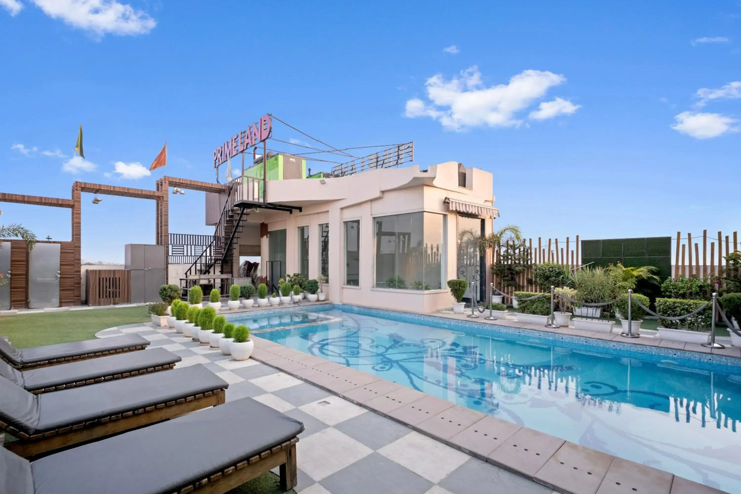 Swimming pool in PRIME LAND Swimming pool in PRIME LAND