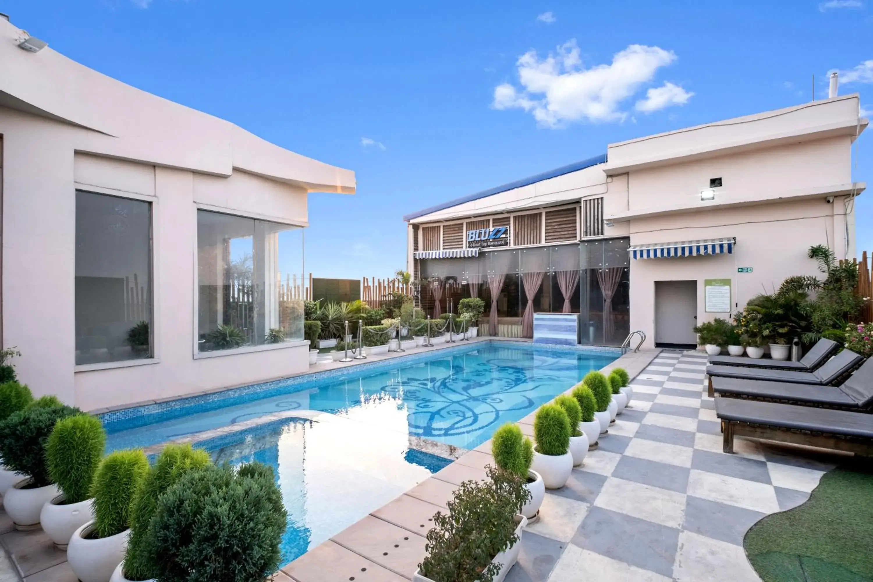 Swimming pool in PRIME LAND Swimming pool in PRIME LAND