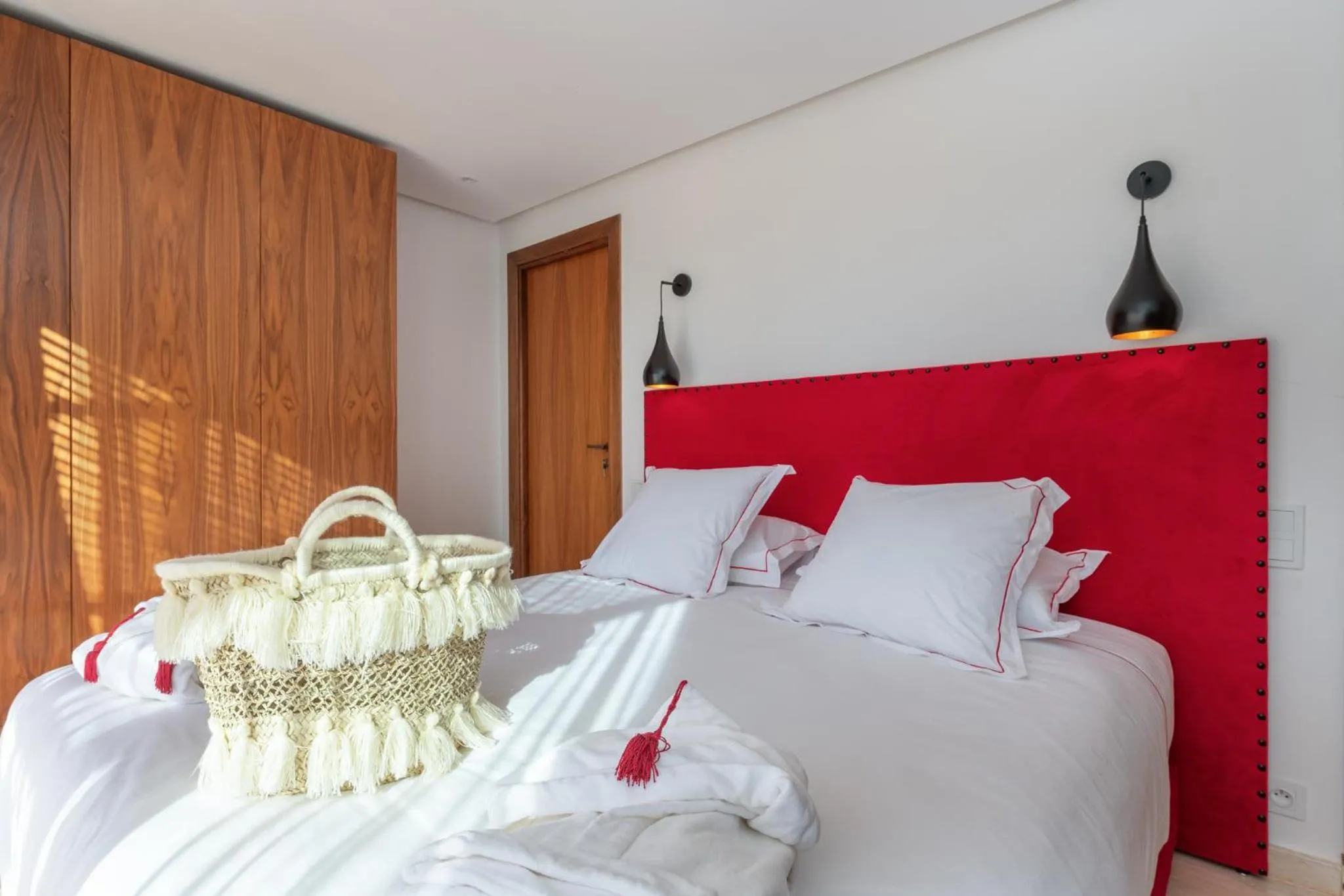 Bed in Les Iris - Peaceful villa with heated private pool & hammam