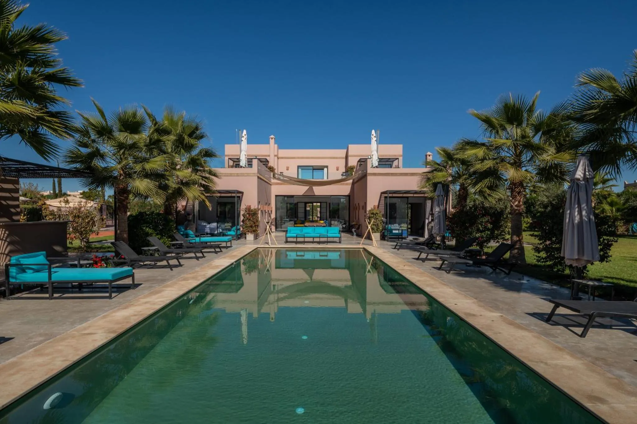 Property building in Les Iris - Peaceful villa with heated private pool & hammam