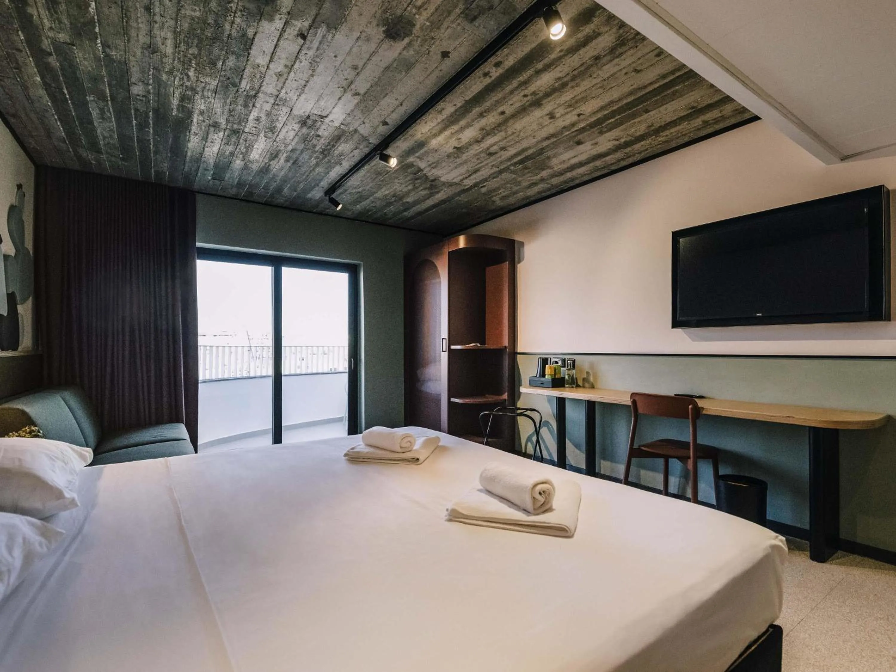 Bedroom, Bed in ibis Styles ST Pauls Bay Malta