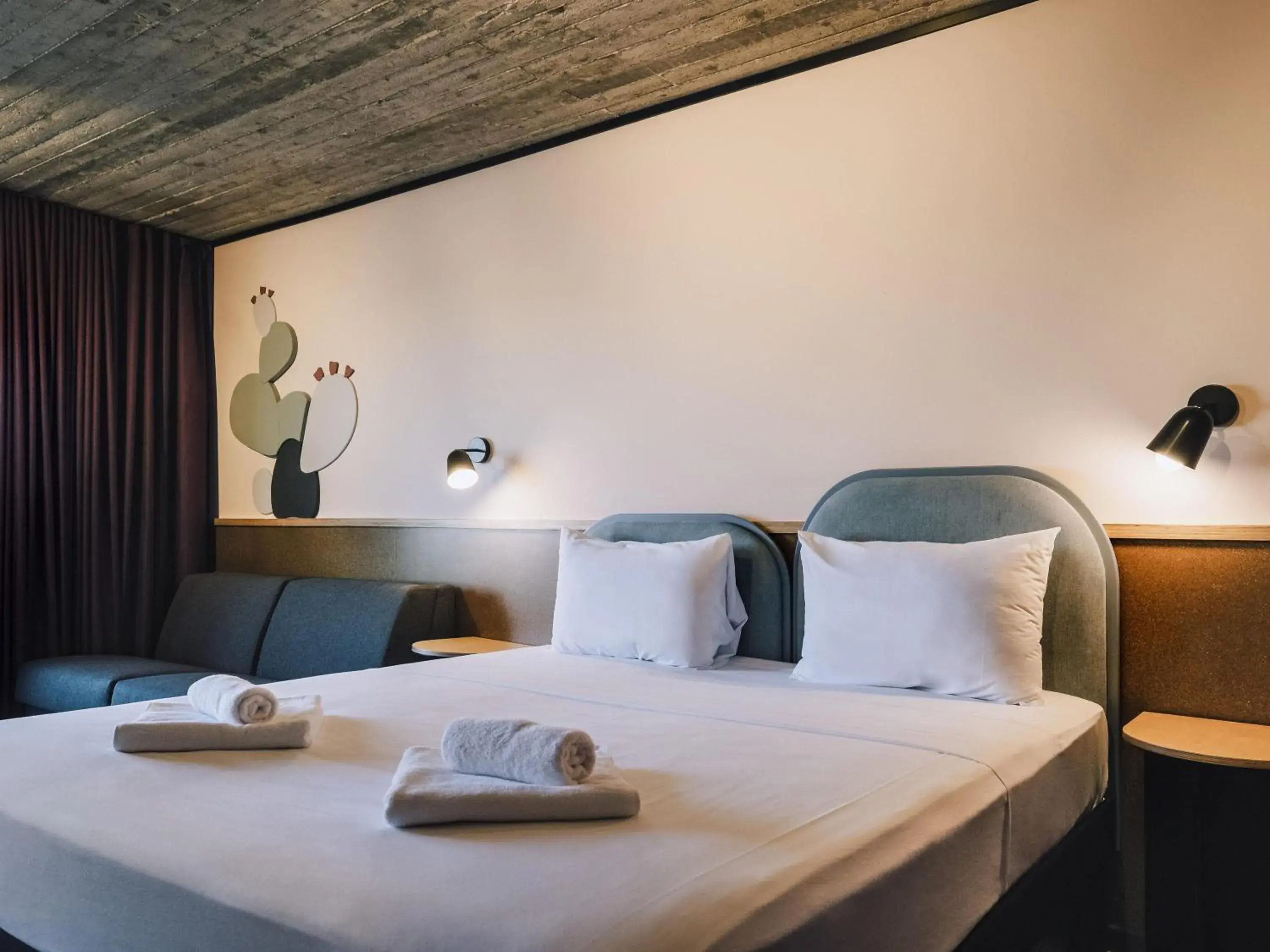 Bedroom, Bed in ibis Styles ST Pauls Bay Malta Bedroom, Bed in ibis Styles ST Pauls Bay Malta