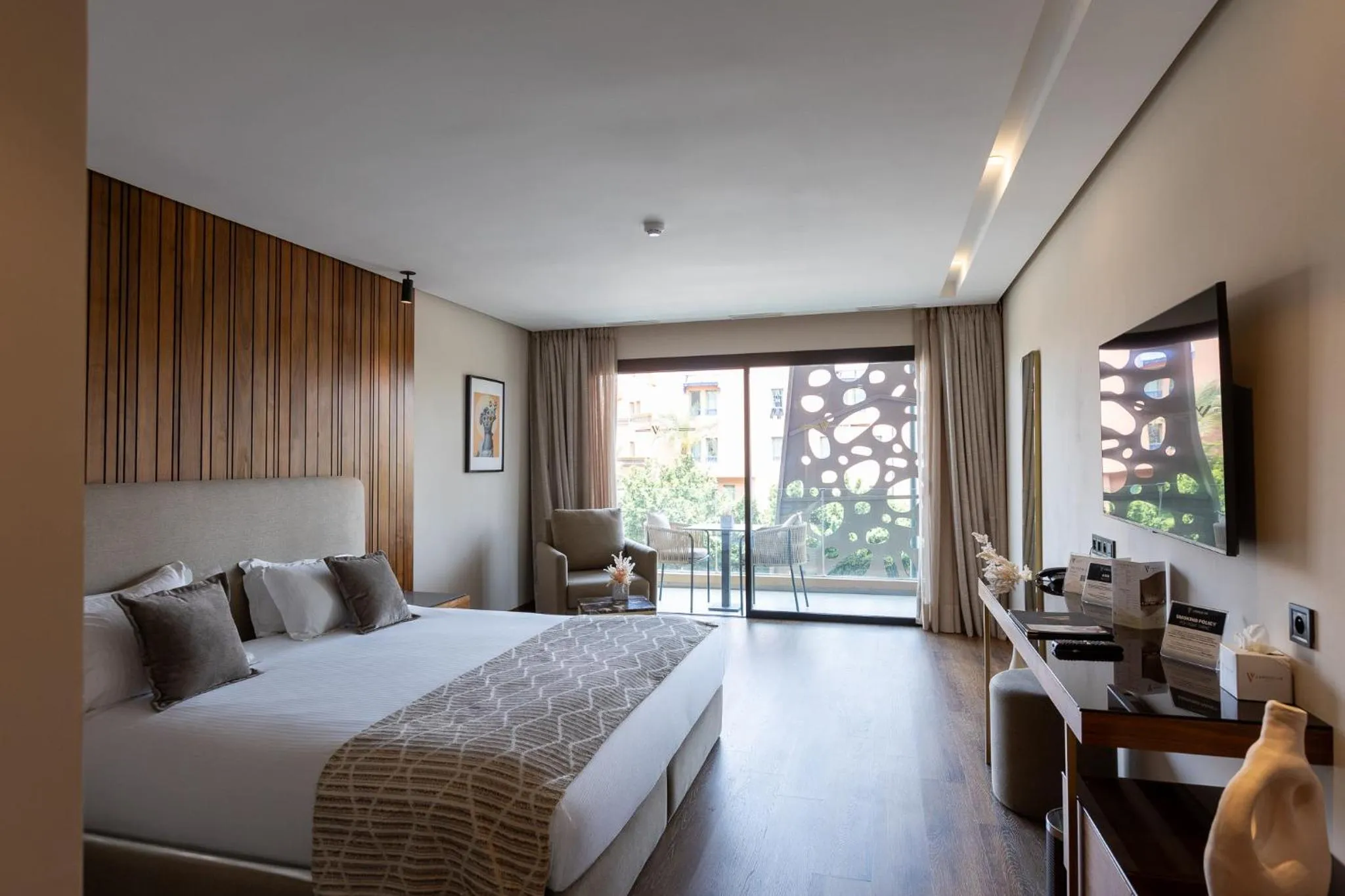 Bed in Longue vie Hotels