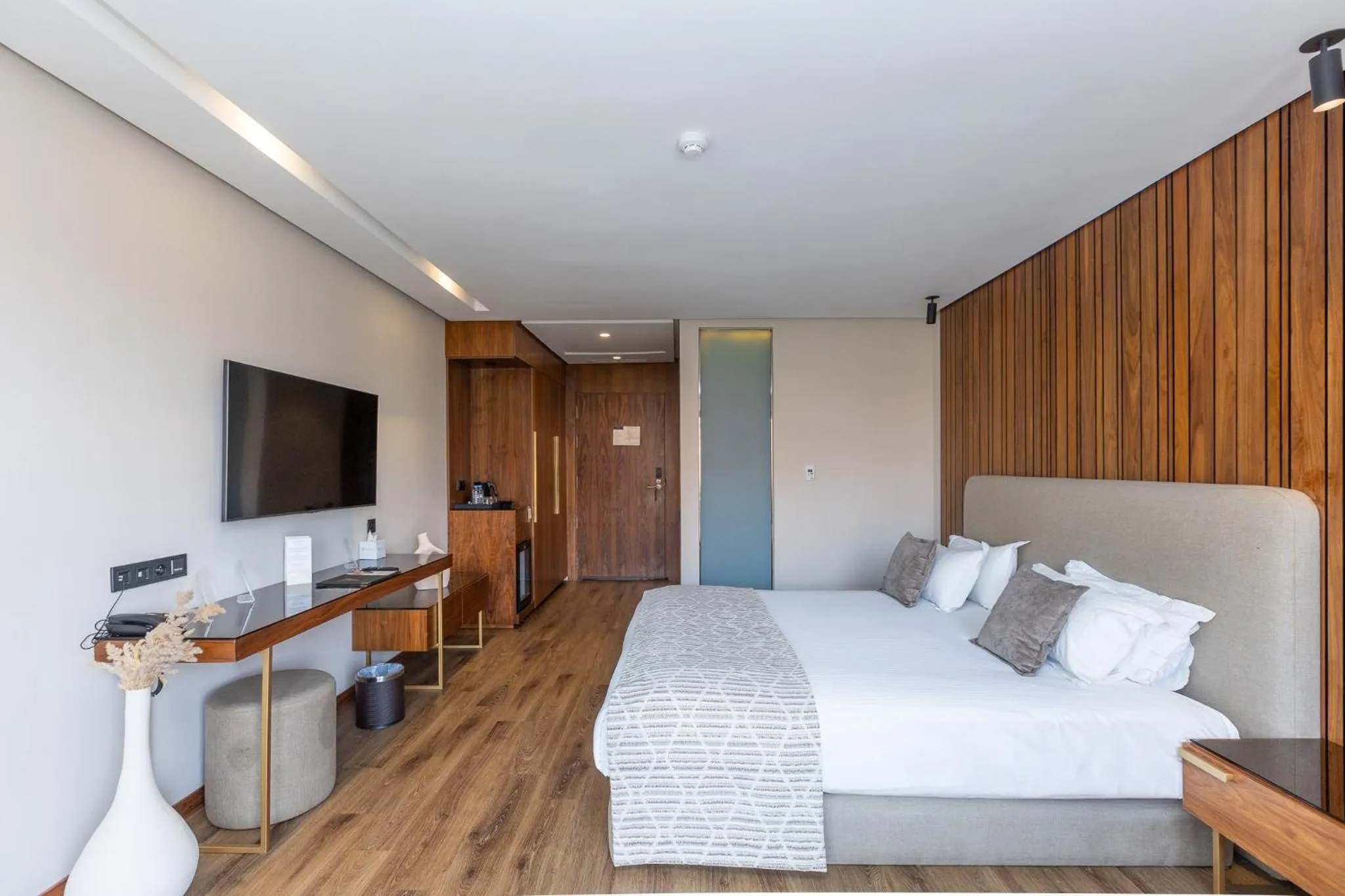 Bed in Longue vie Hotels