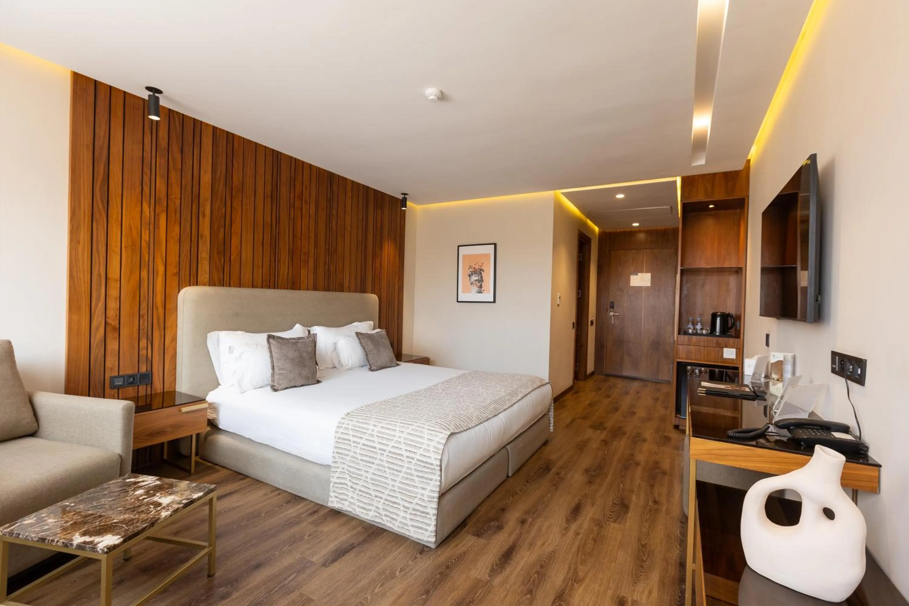 Bed in Longue vie Hotels