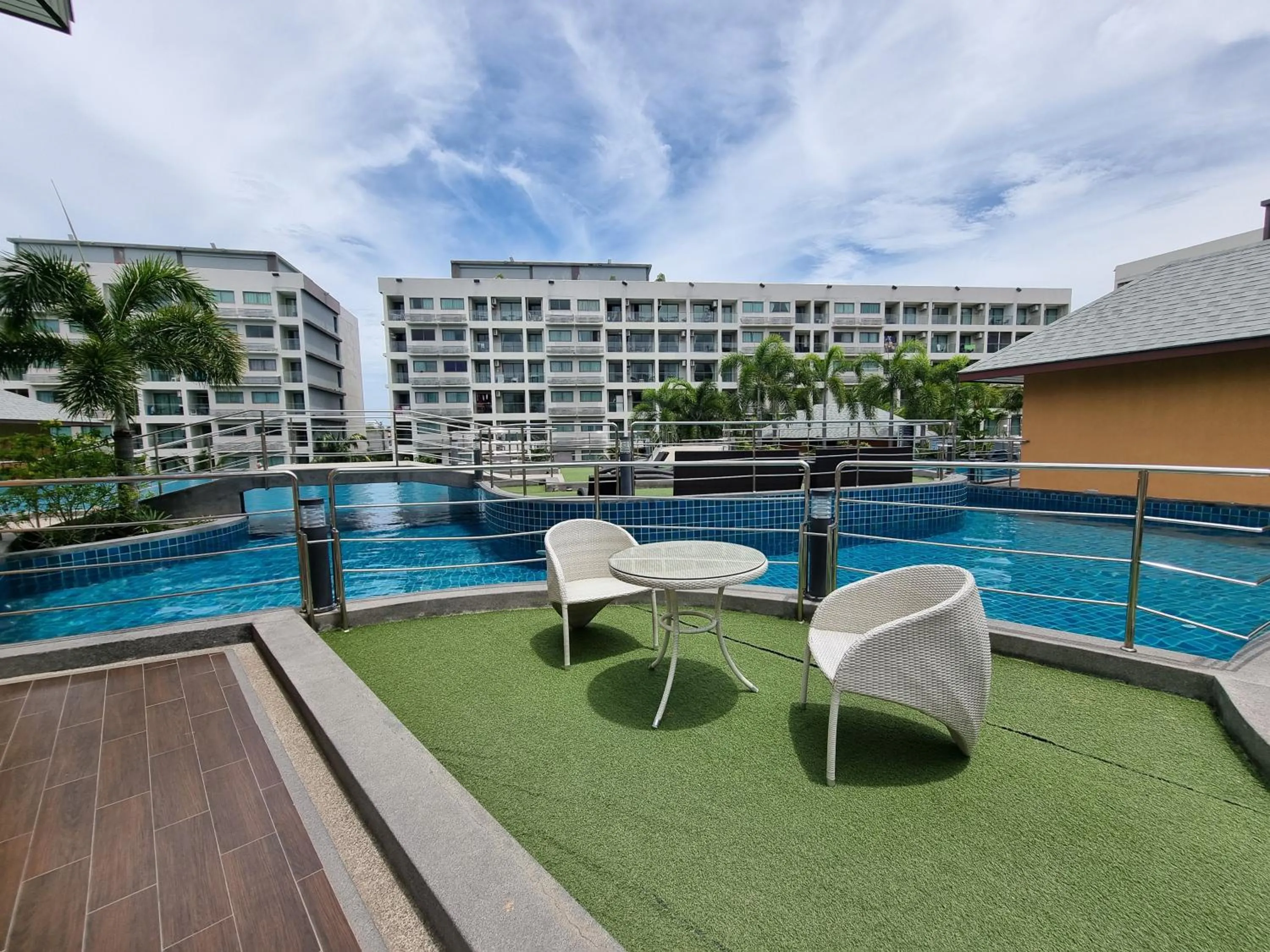 Laguna beach condo resort 3 maldives pattaya pool view ลากูน่า บีช คอนโด รีสอร์ต 3 พัทยา