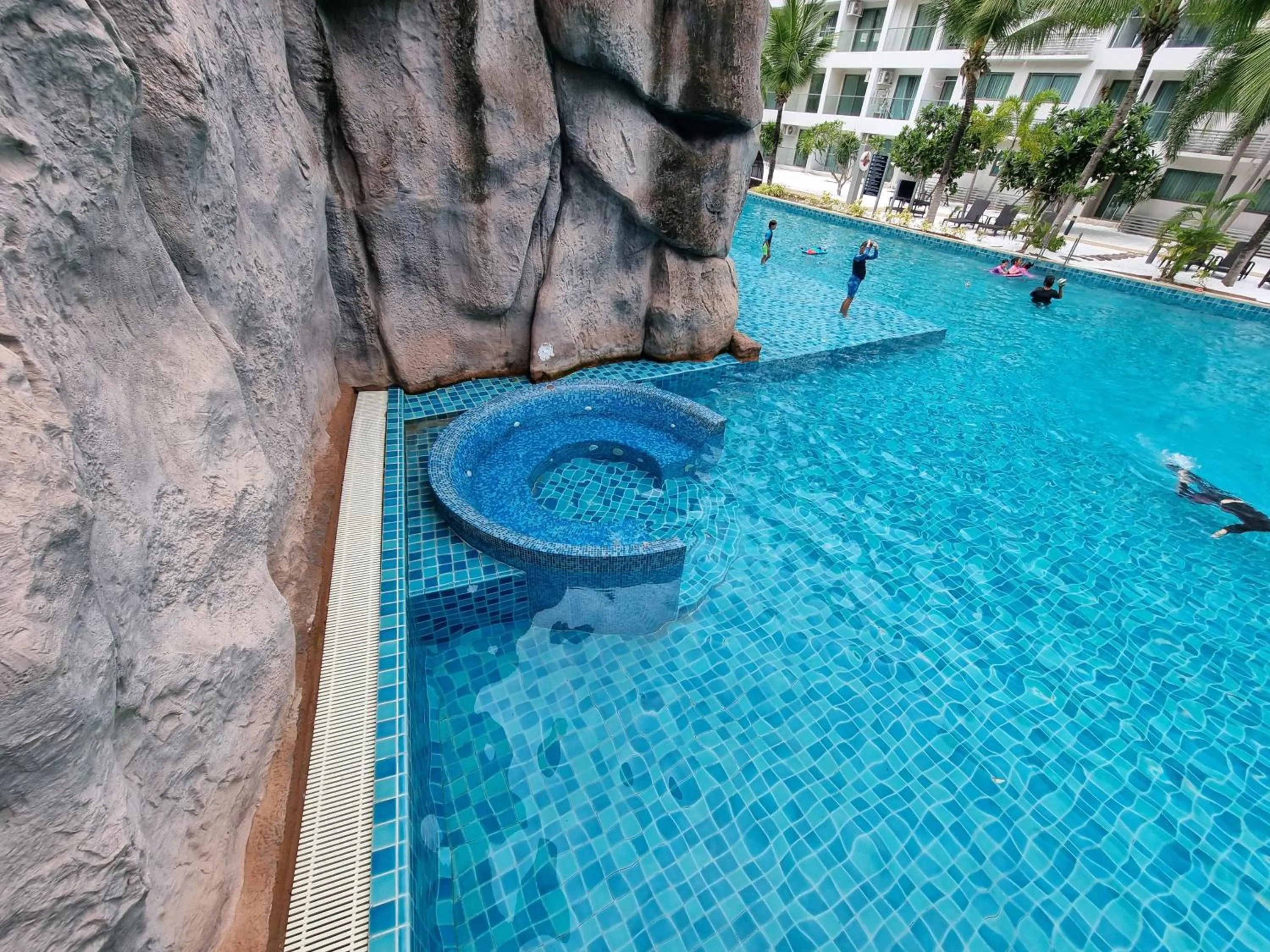 Laguna beach condo resort 3 maldives pattaya pool view ลากูน่า บีช คอนโด รีสอร์ต 3 พัทยา