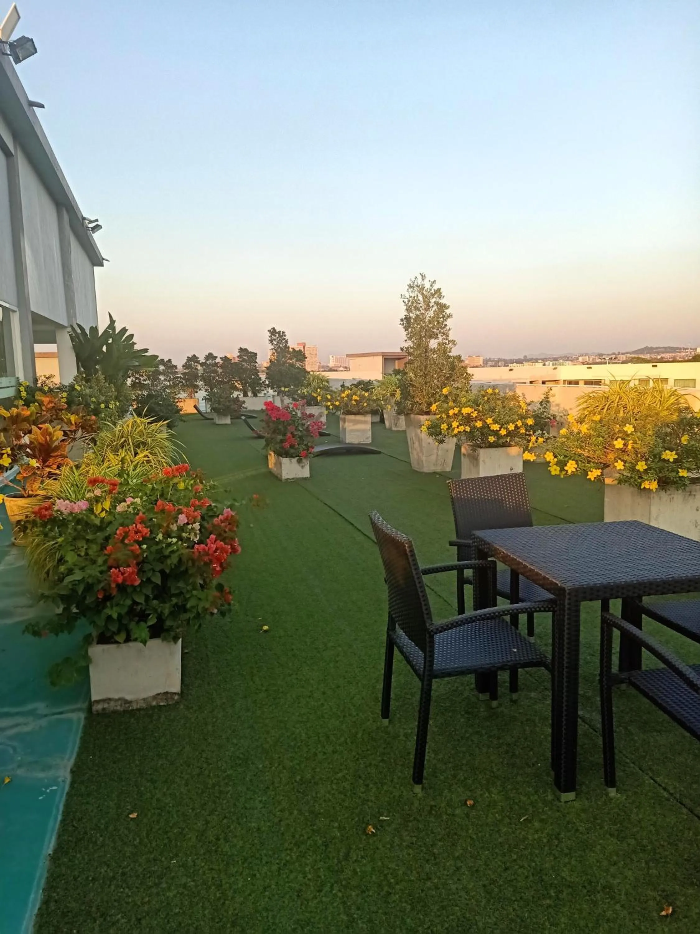 Laguna beach condo resort 3 maldives pattaya pool view ลากูน่า บีช คอนโด รีสอร์ต 3 พัทยา