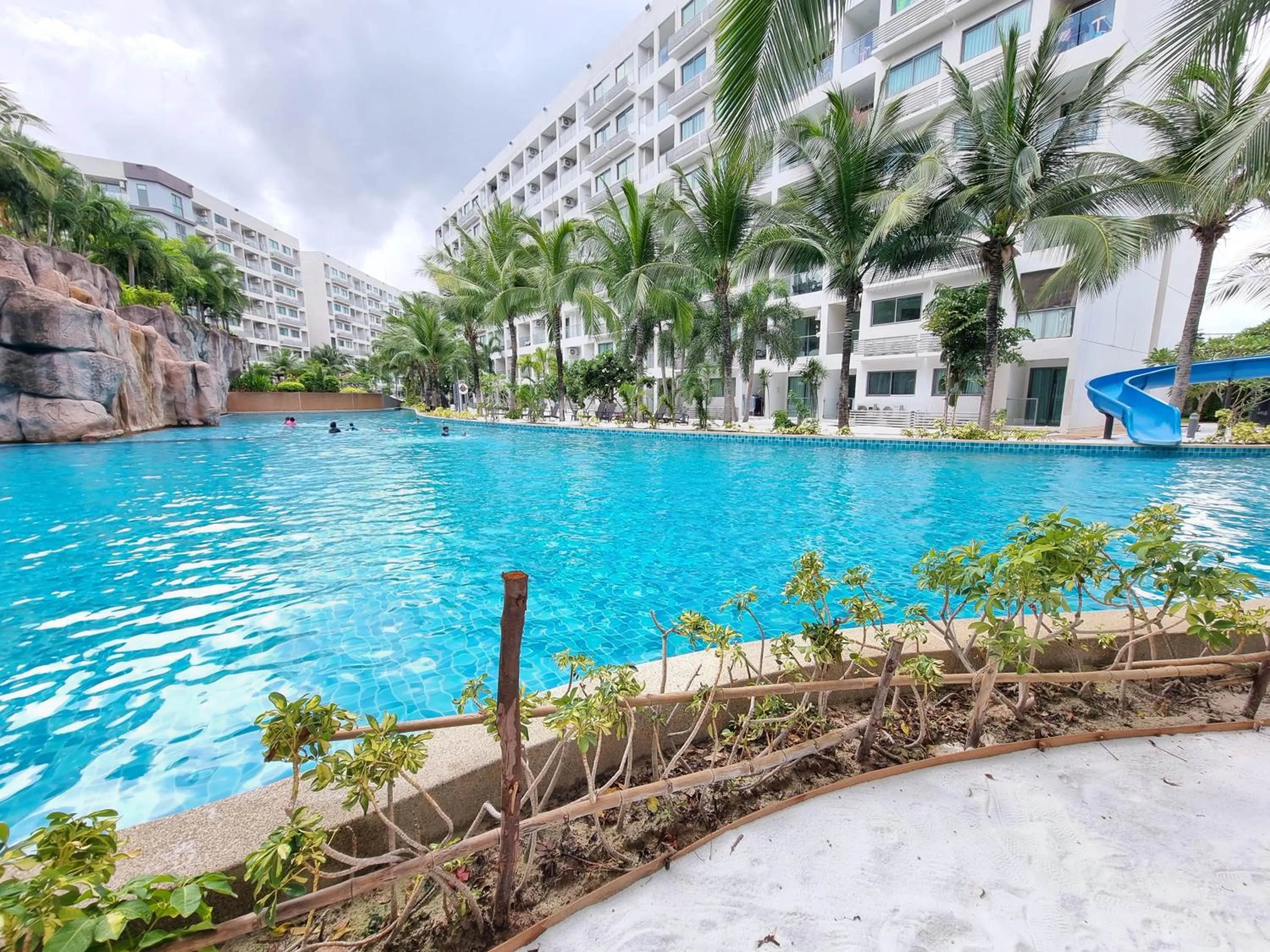 Laguna beach condo resort 3 maldives pattaya pool view ลากูน่า บีช คอนโด รีสอร์ต 3 พัทยา