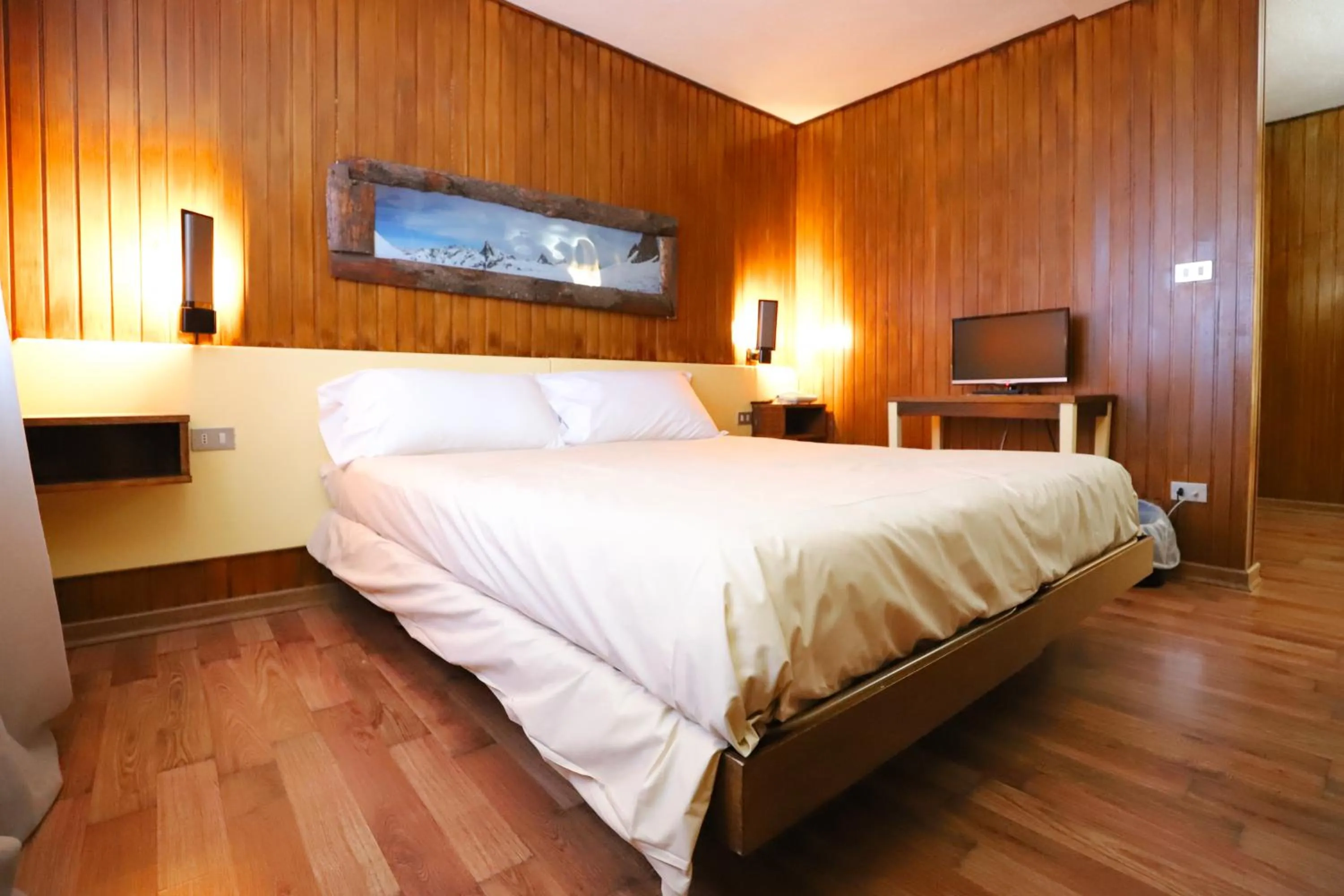 Bed in Hotel lo Stambecco