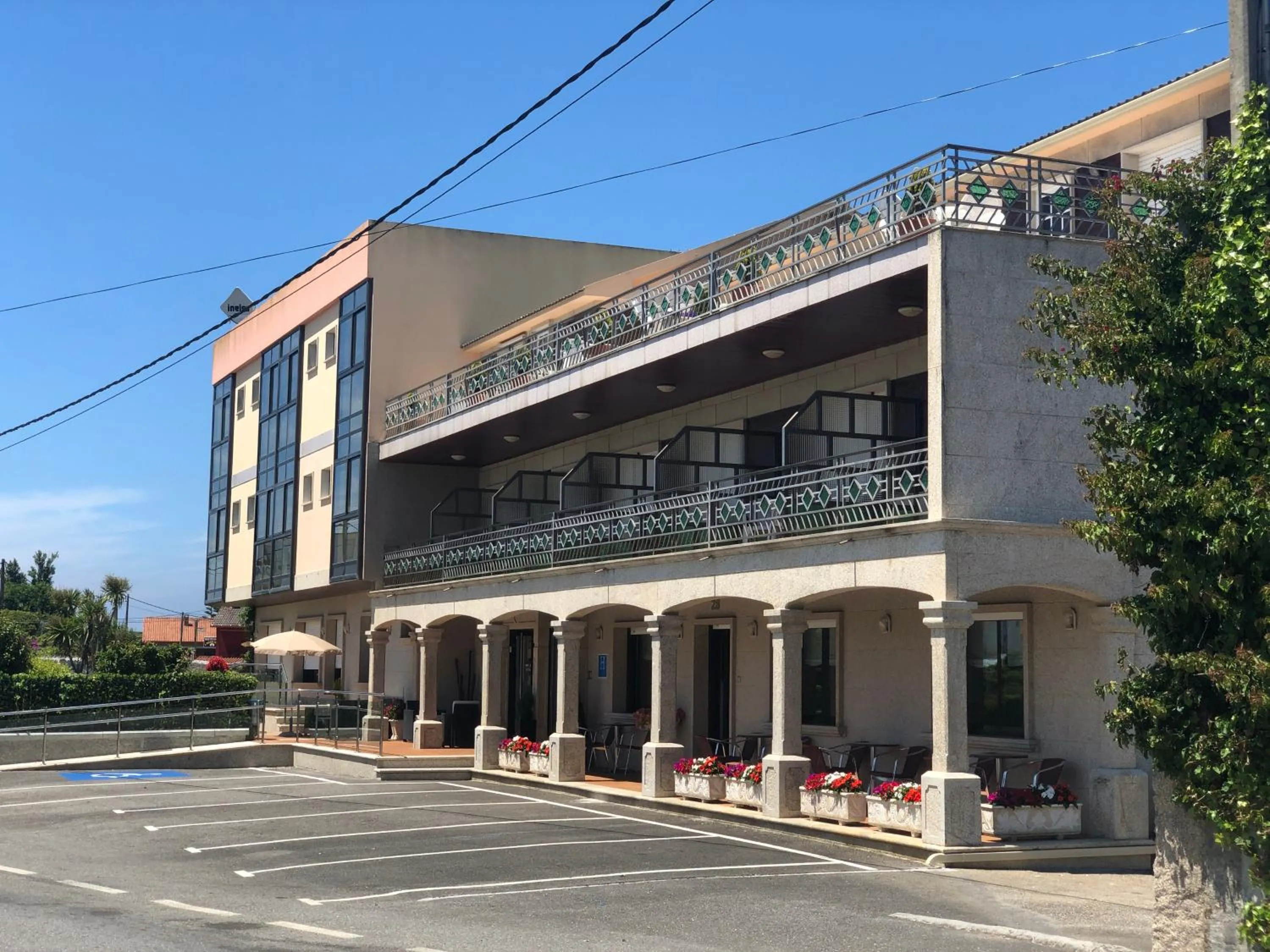 Property building in Hotel Florida