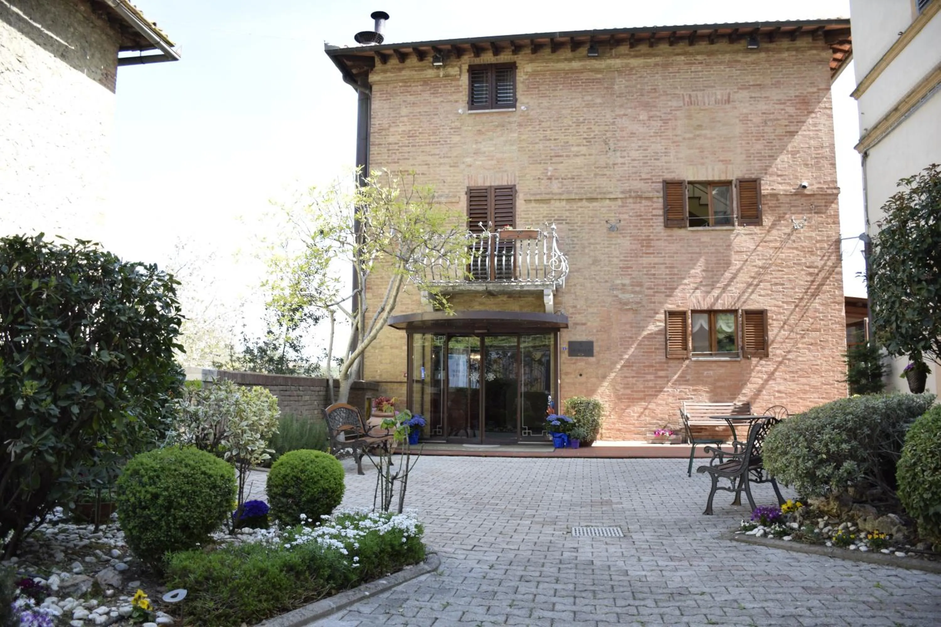 Property building in Hotel Arcobaleno Siena