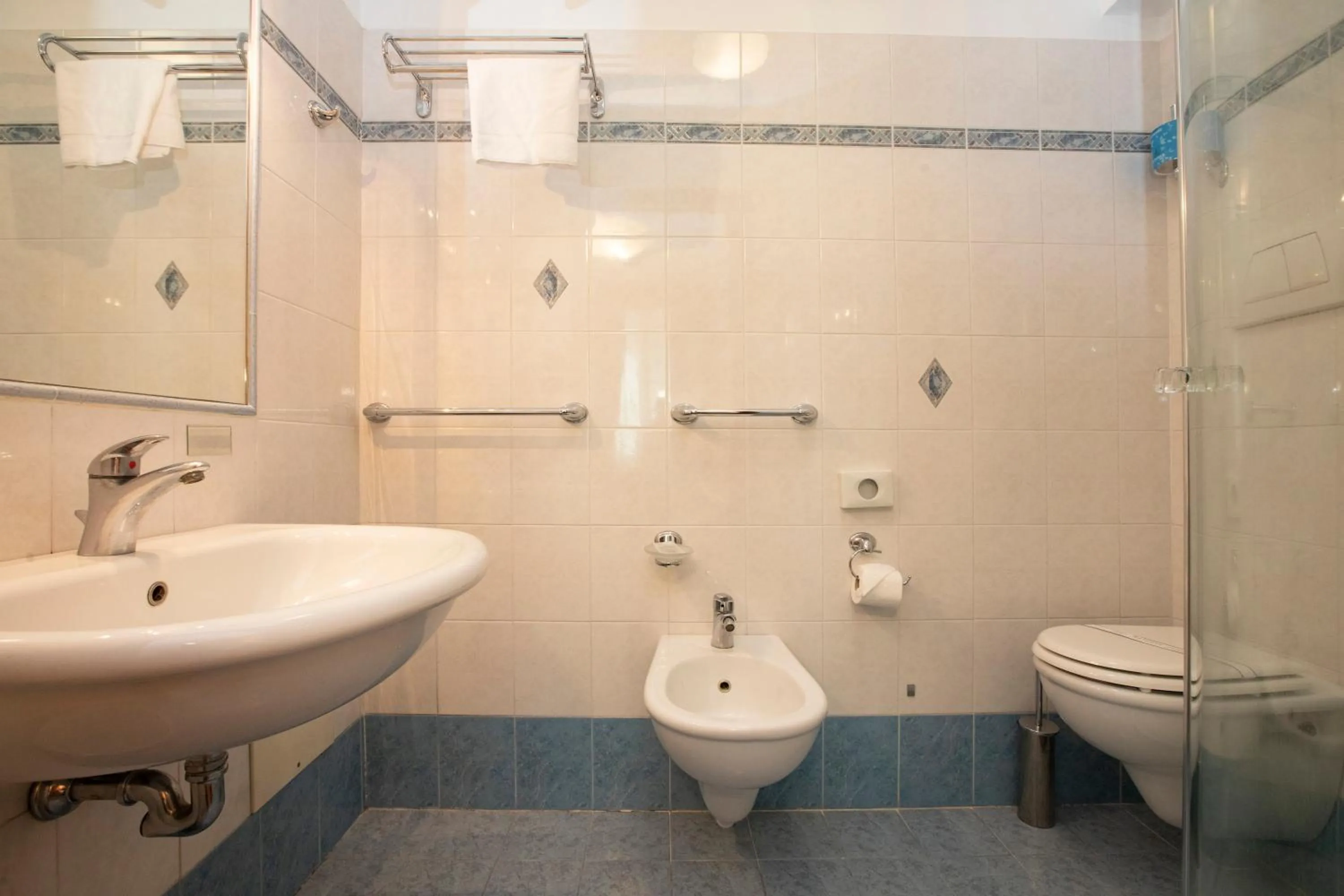 Bathroom in Hotel Arcobaleno Siena