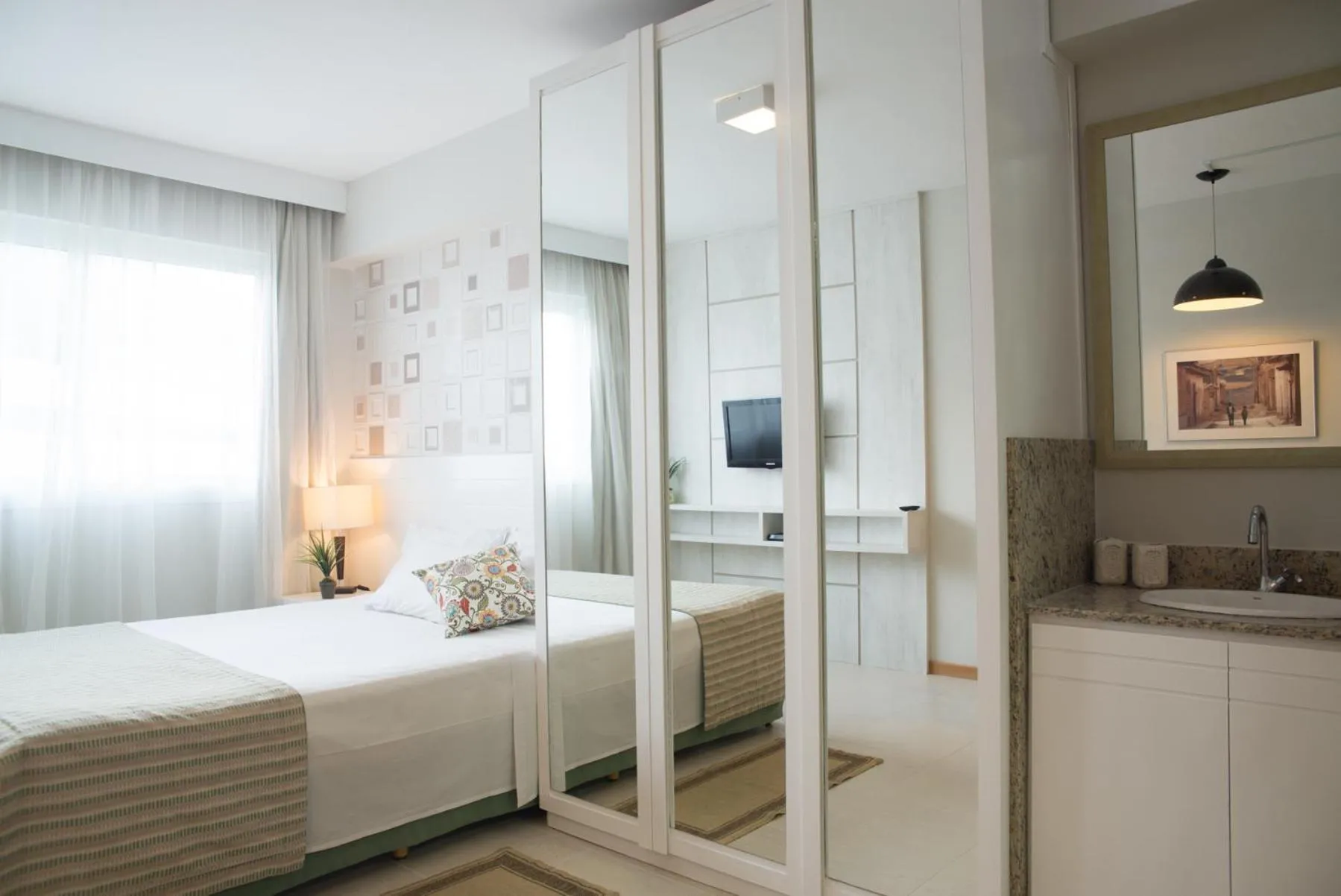 Photo of the whole room, Bed in BSB STAY Premium Flats Particulares - Saint Moritz
