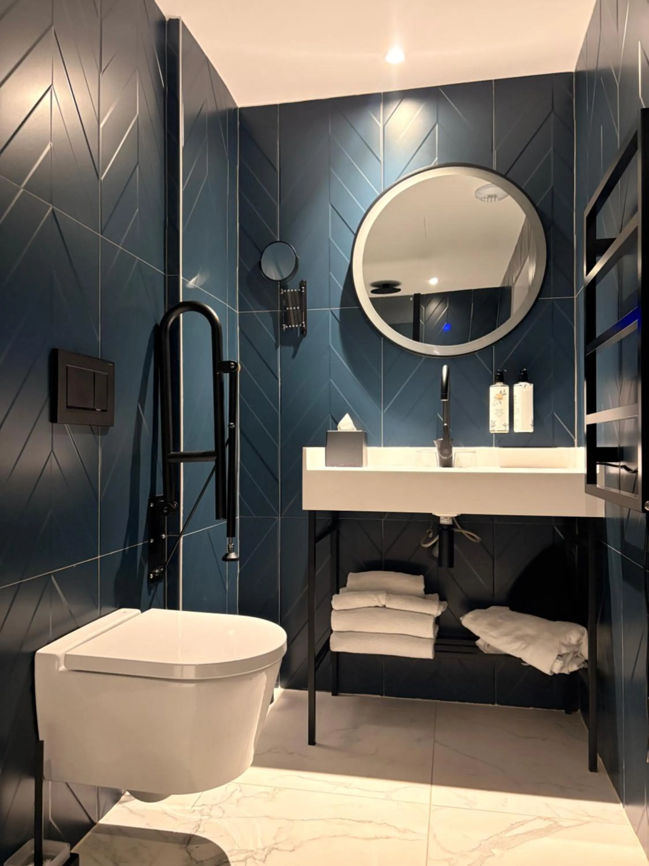 Bathroom in Urban Style Victoria Boutique Hotel