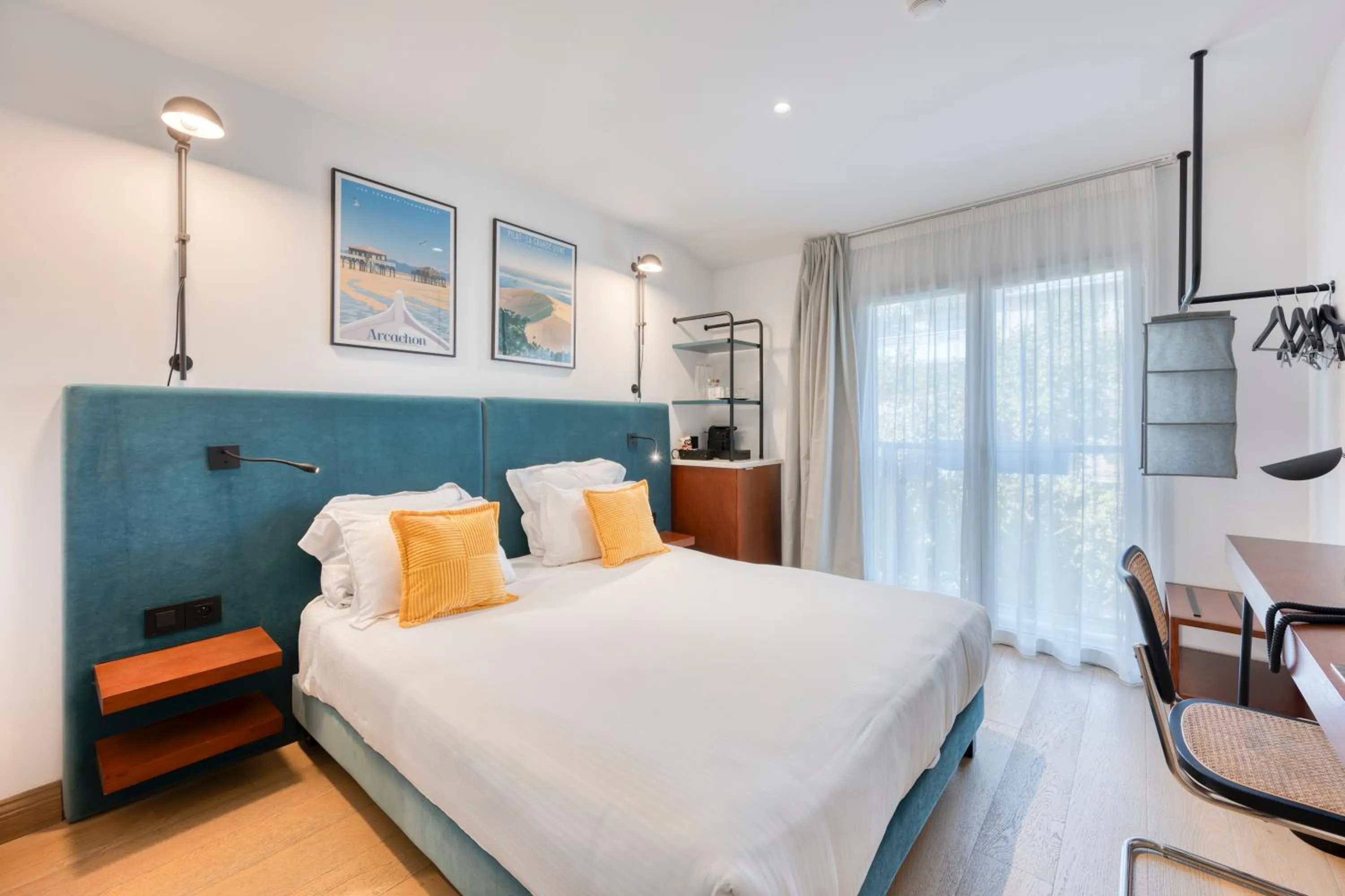 Photo of the whole room, Bed in Urban Style Victoria Boutique Hotel