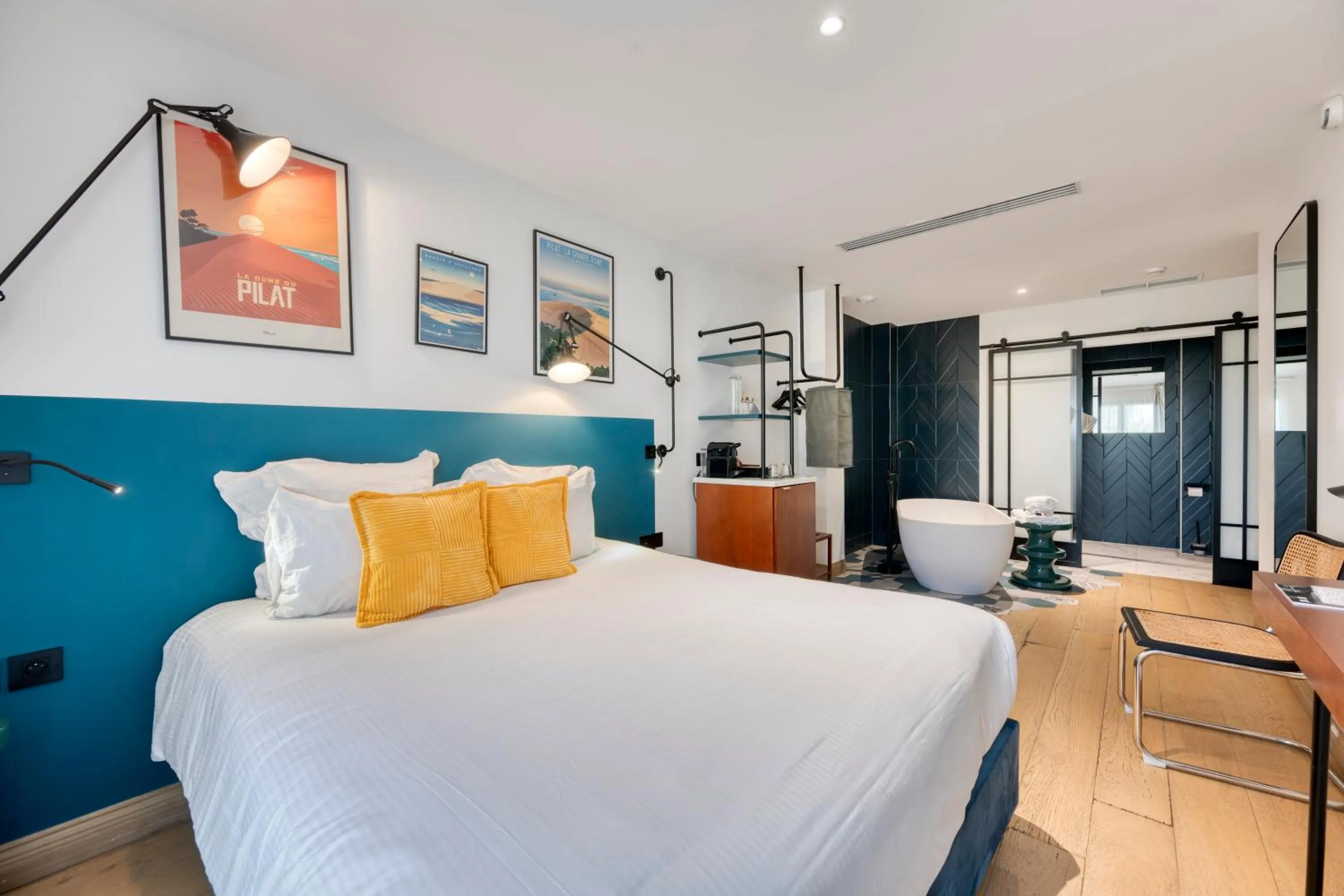 Bed in Urban Style Victoria Boutique Hotel