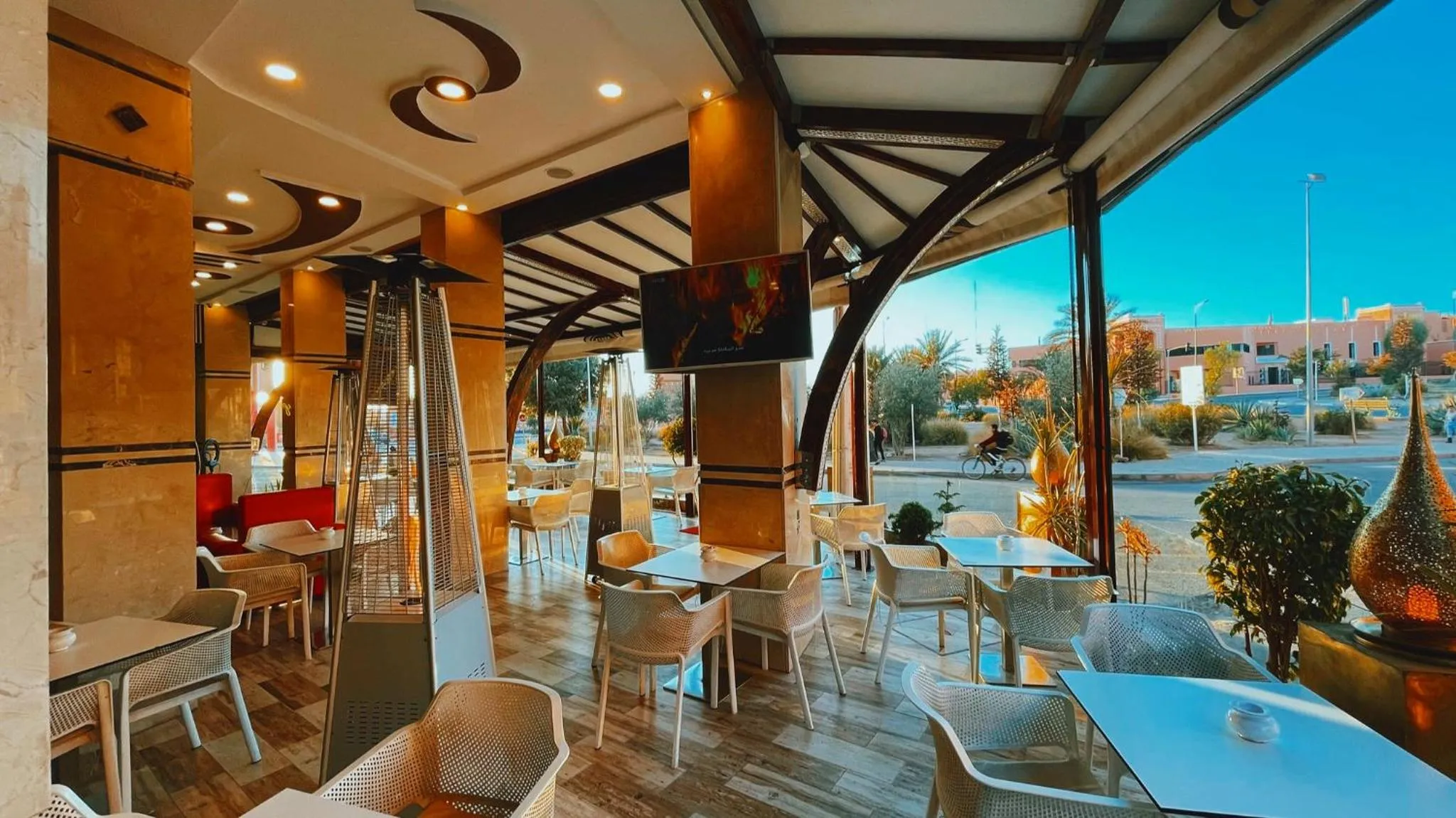 Restaurant/places to eat in Residence Chay - Luxury Appart